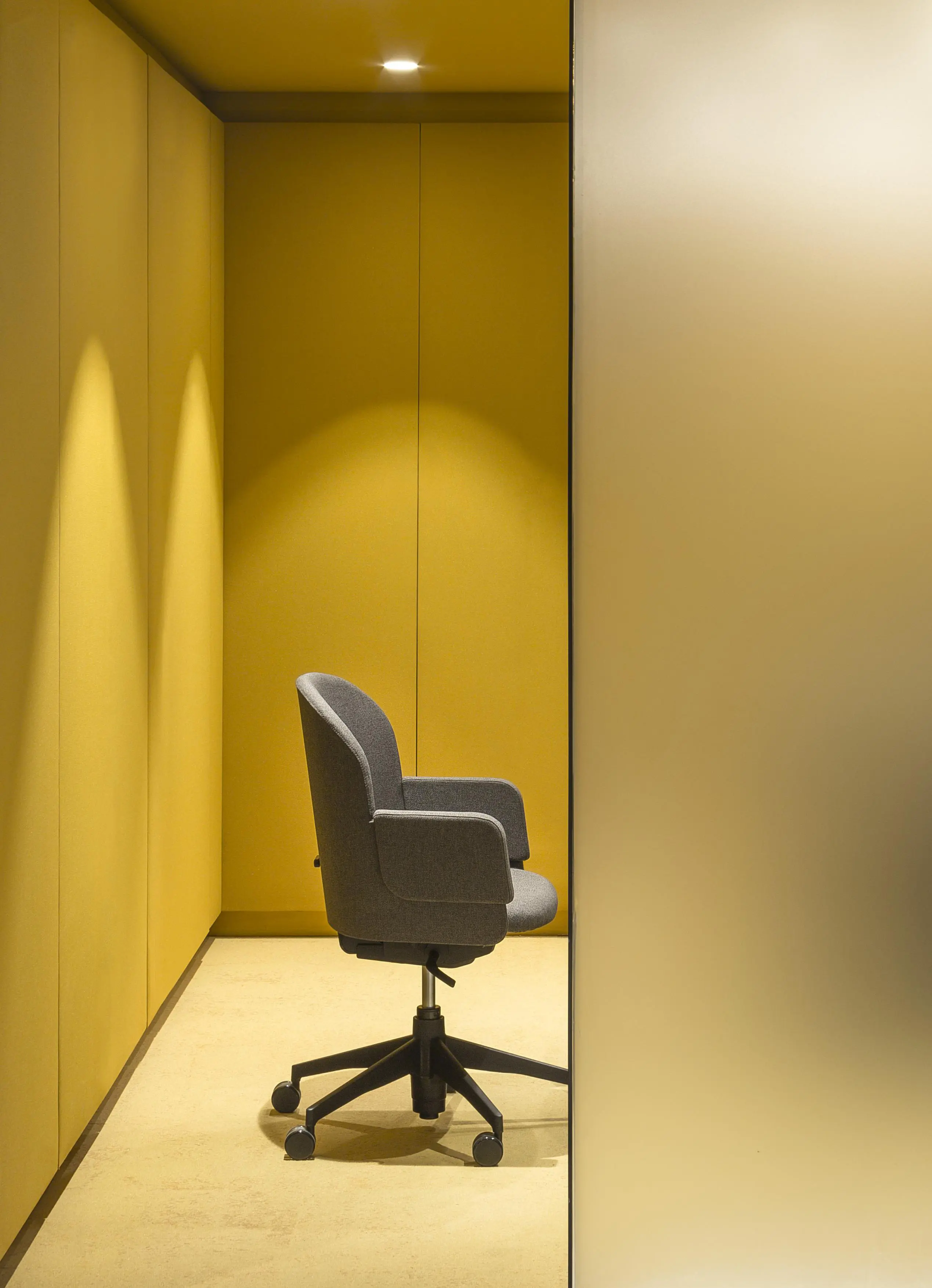 Dynamobel - Be Wood Taburete 4 patas madera