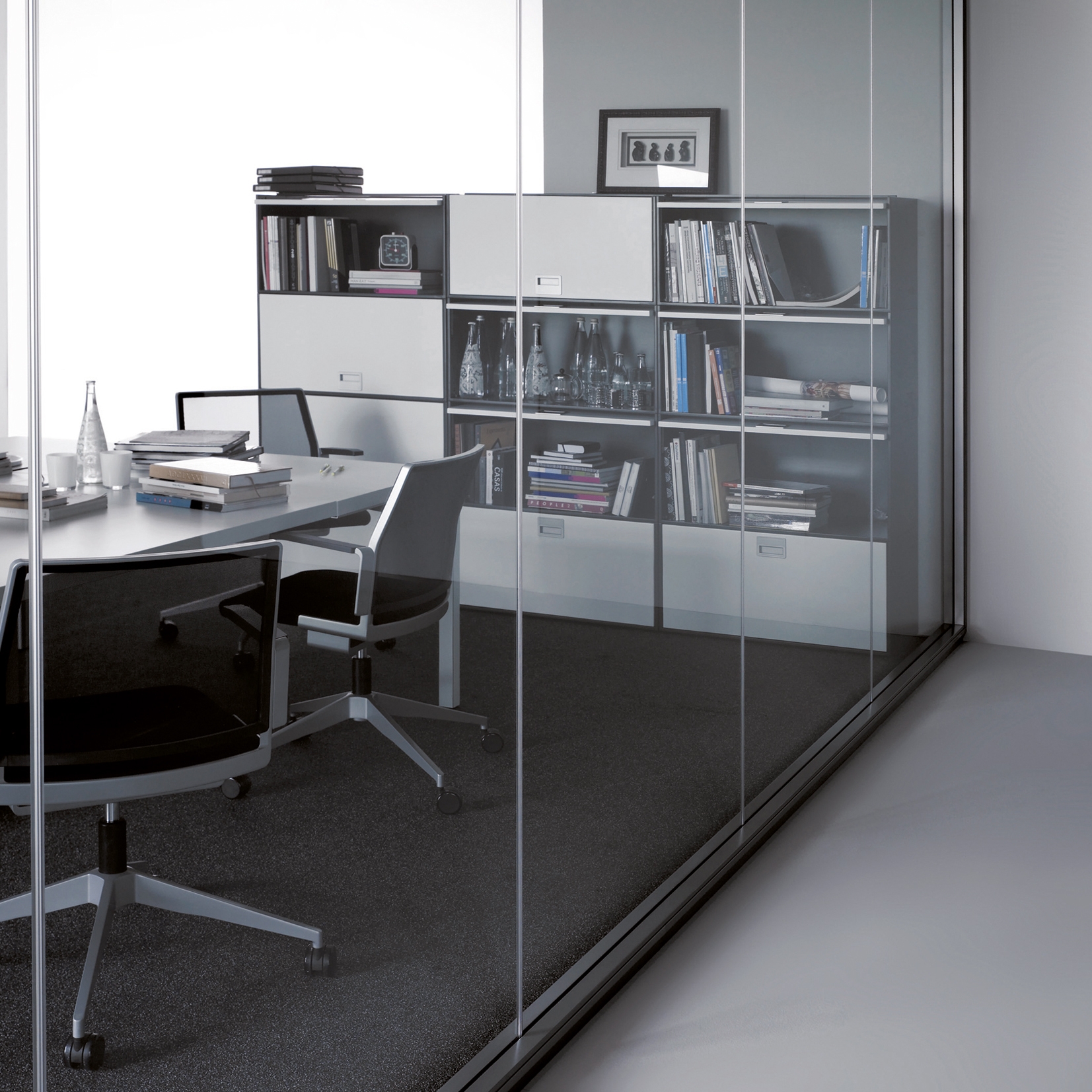 Display product Partition M82 Crystal from manufacturer Dynamobel