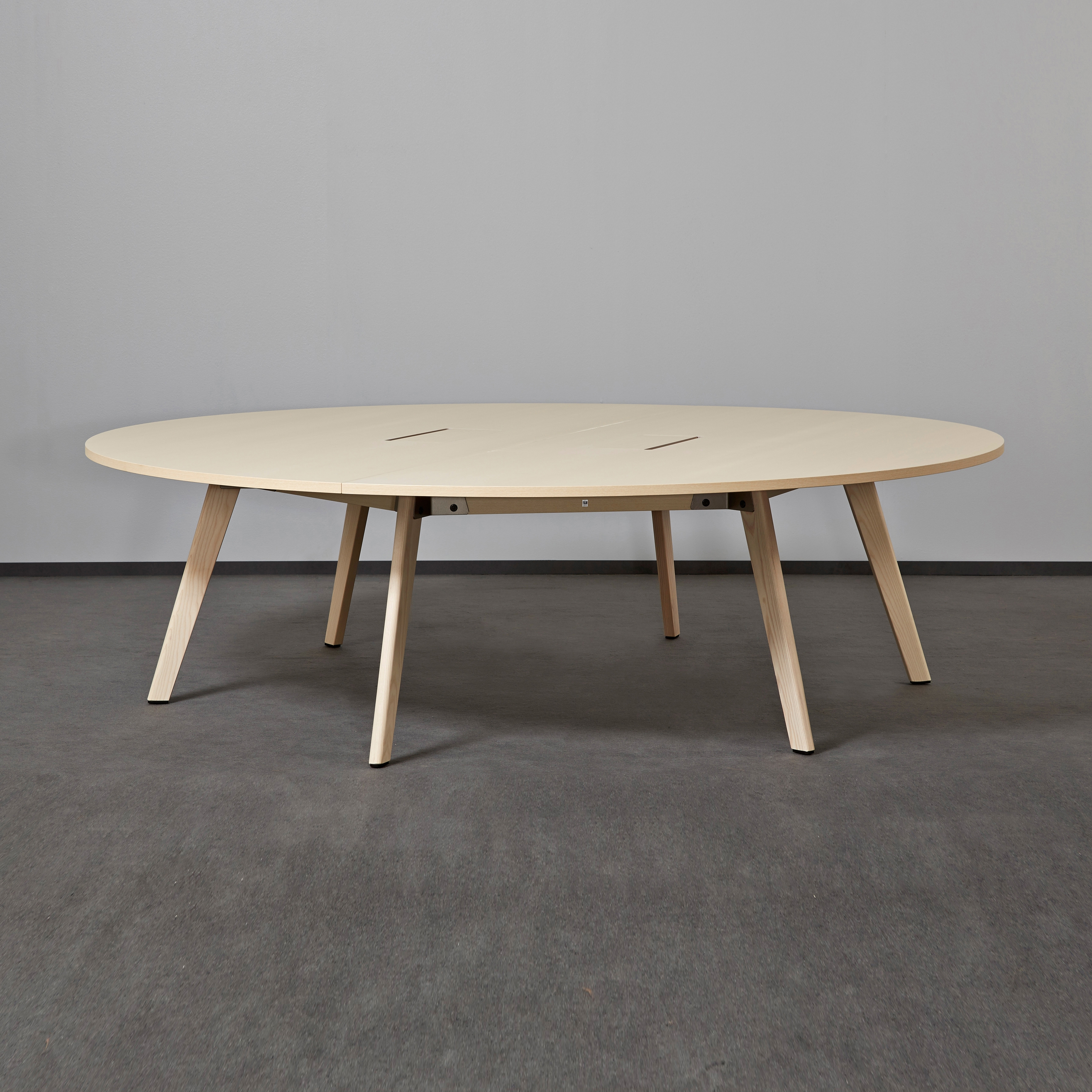 Produkt A-series conference table des Herstellers SA Möbler AB anzeigen