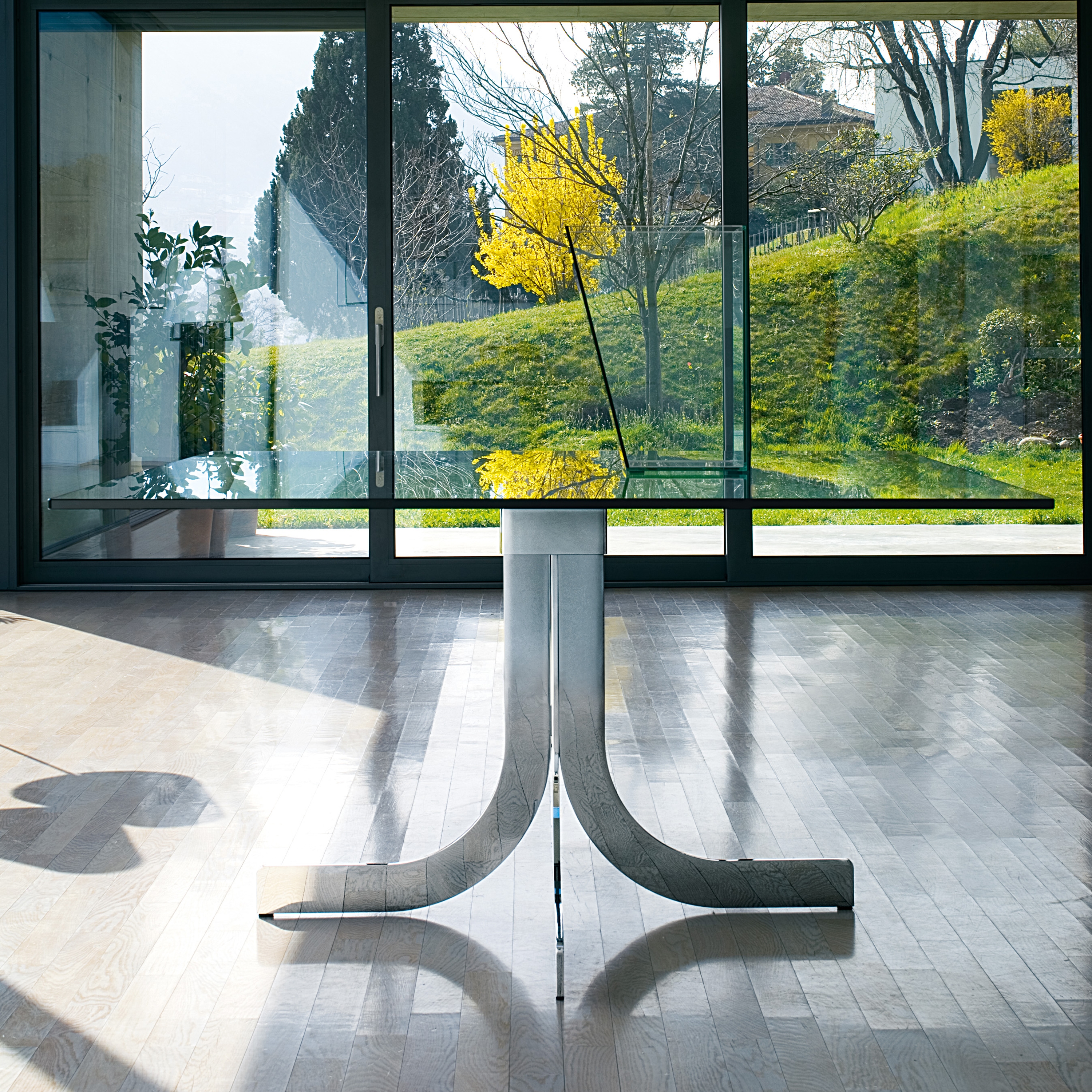 Afficher le produit Amaranta Table XL du fabricant Enrico Pellizzoni
