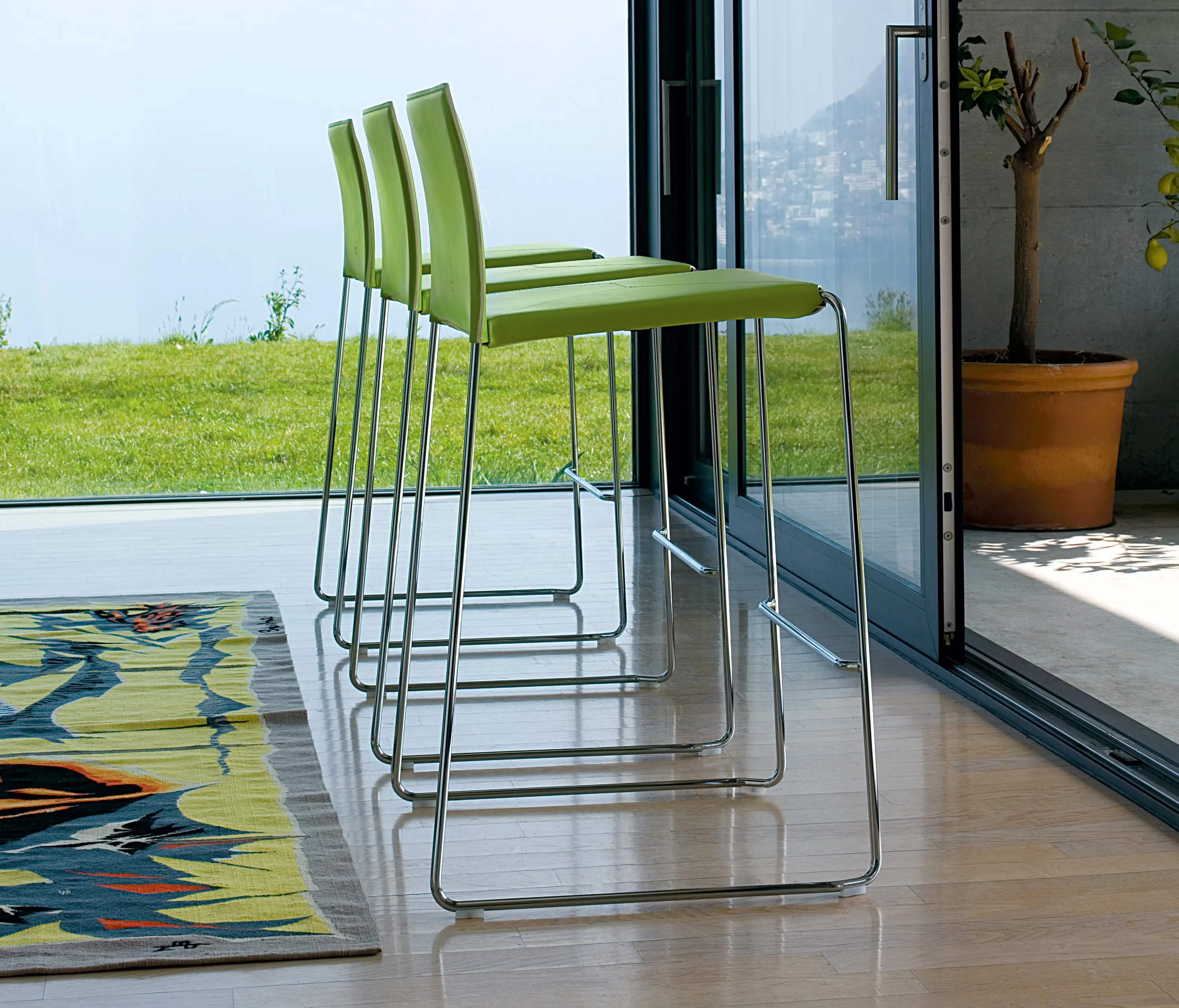 Enrico Pellizzoni - Bizzy Stool