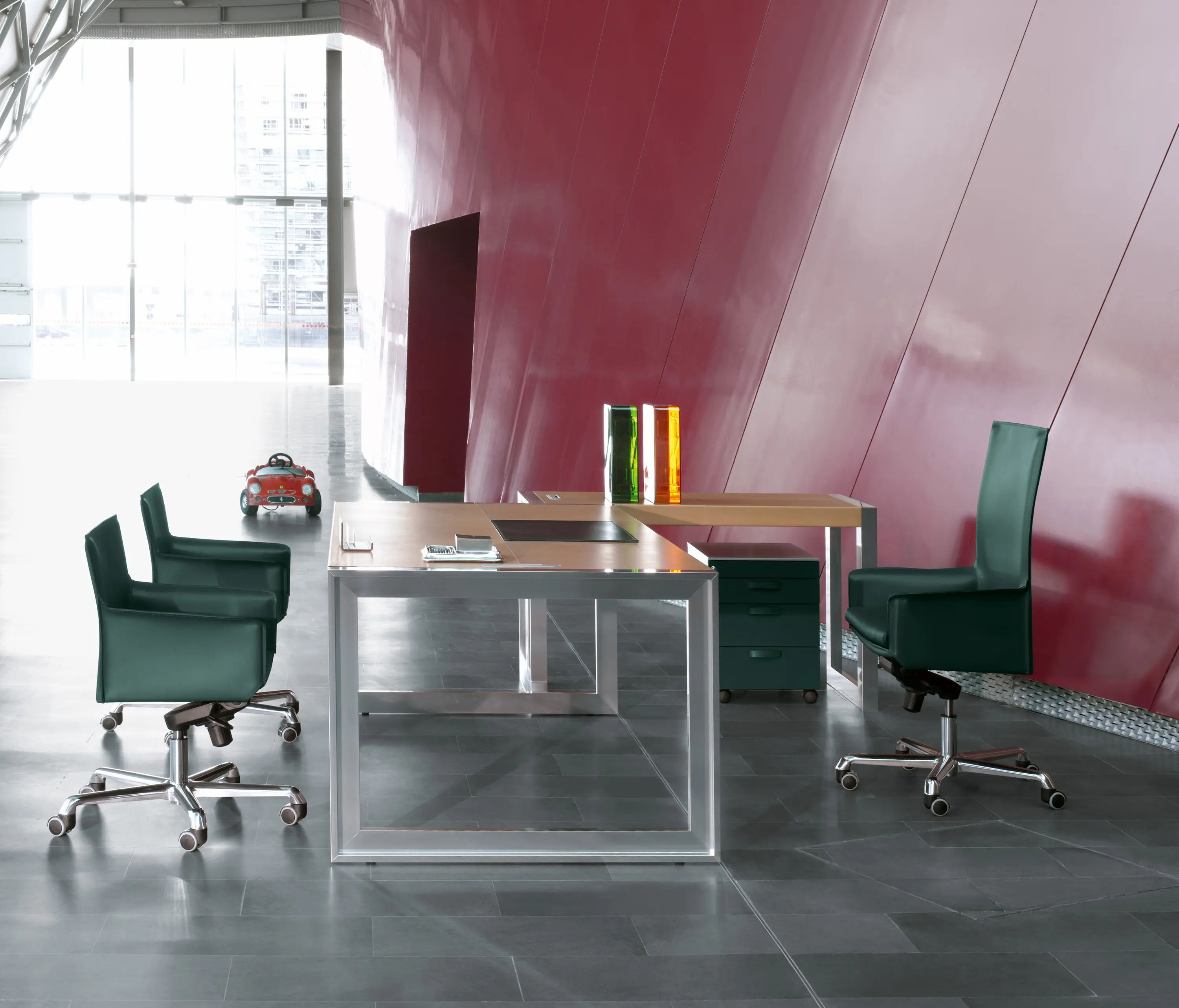Enrico Pellizzoni - Strato Table