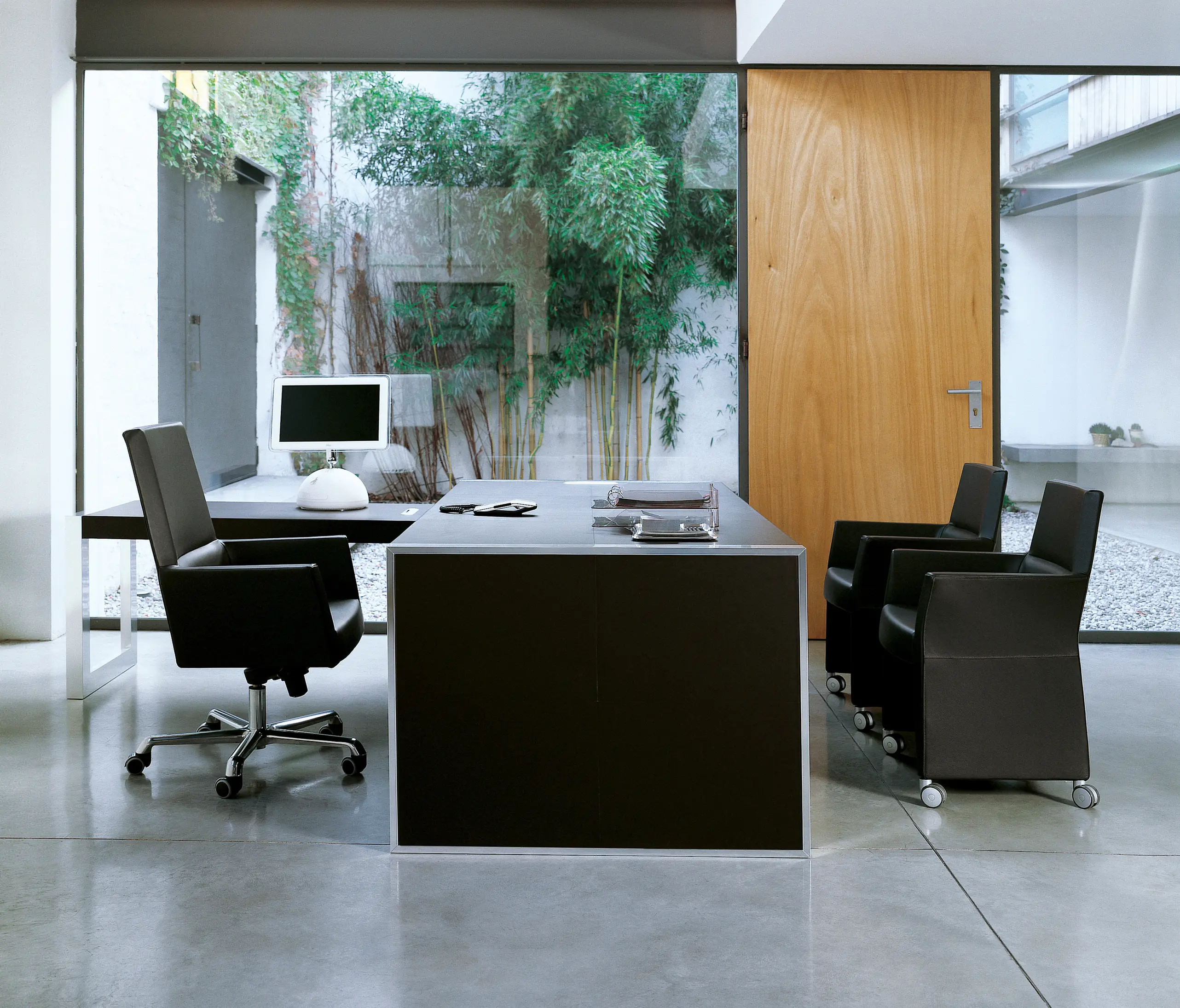 Enrico Pellizzoni - Strato Desk