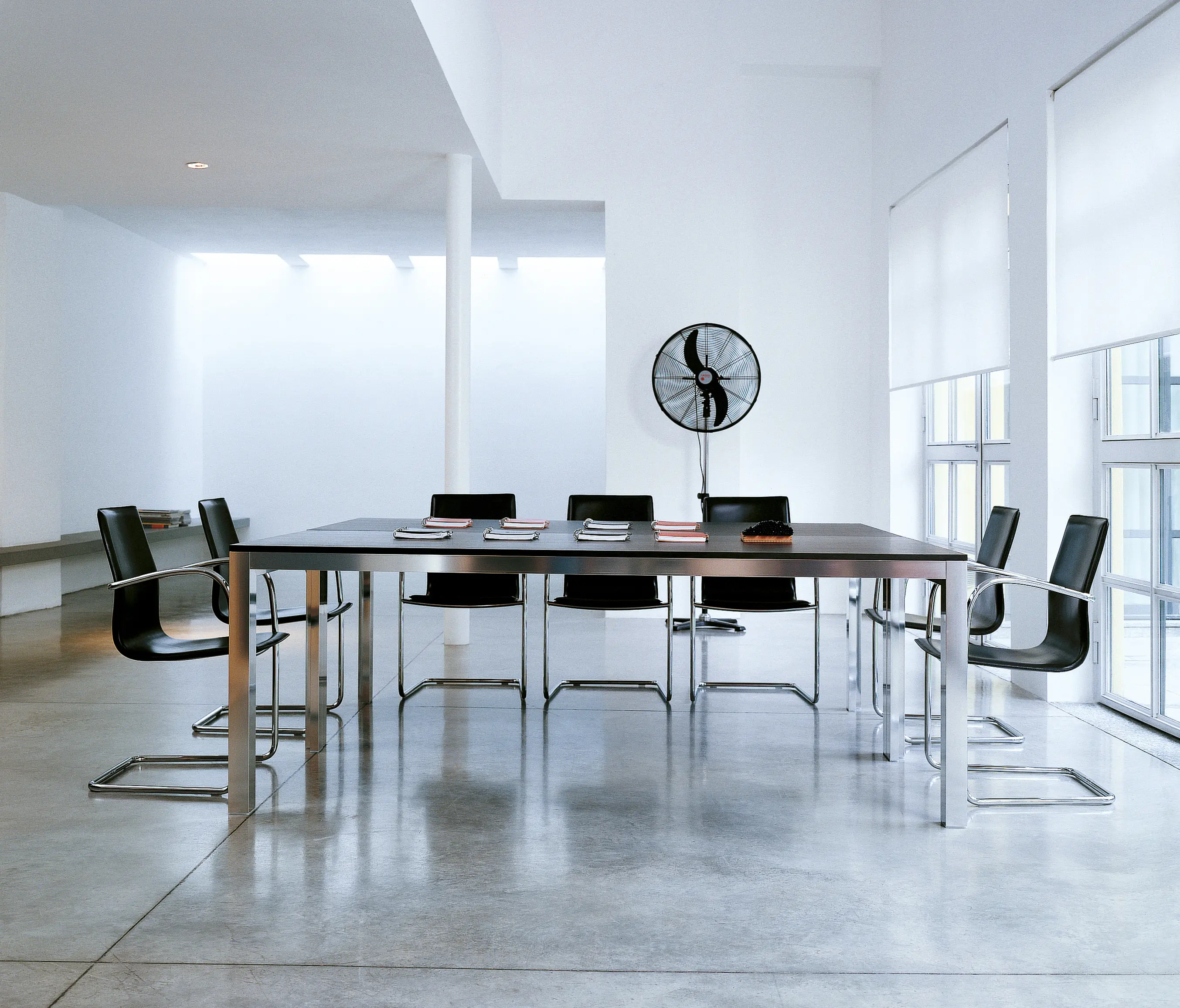 Enrico Pellizzoni - Strato Table extendible