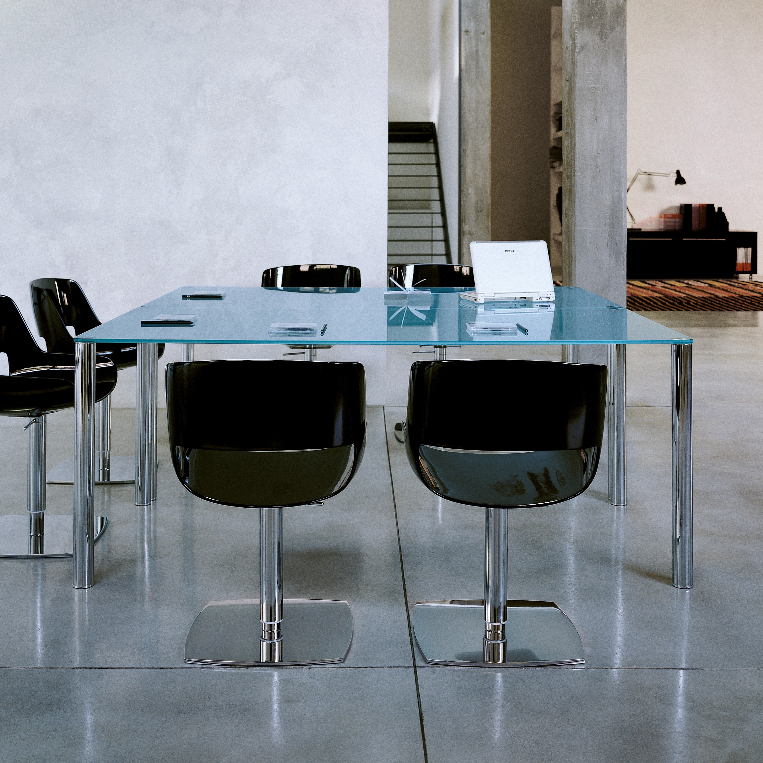 Mostrar el producto Valeo Table del fabricante Enrico Pellizzoni