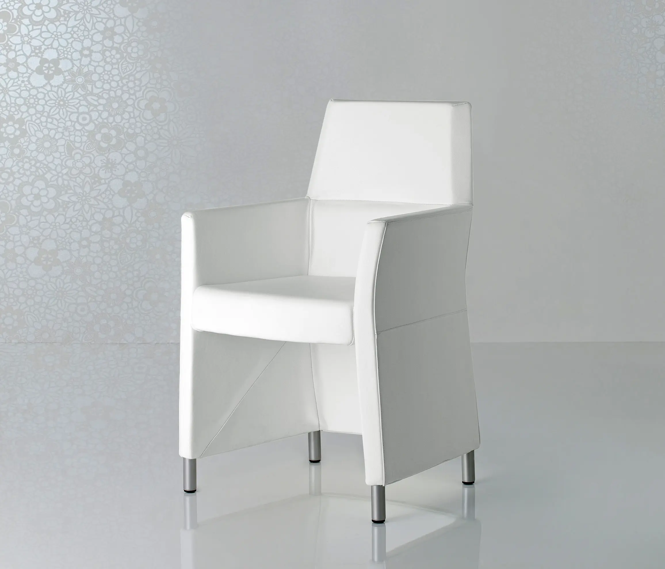 Enrico Pellizzoni - Web Poltrona Longue