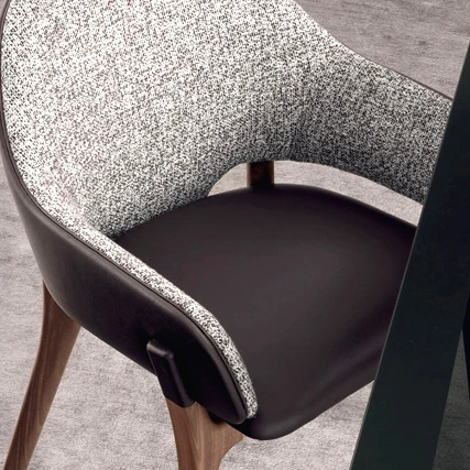CHAISES