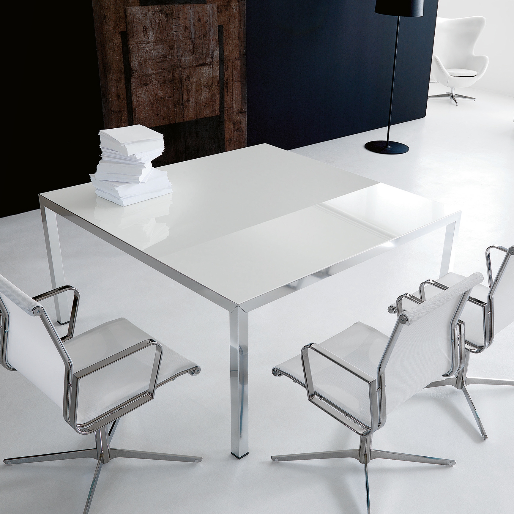 FLY meeting table