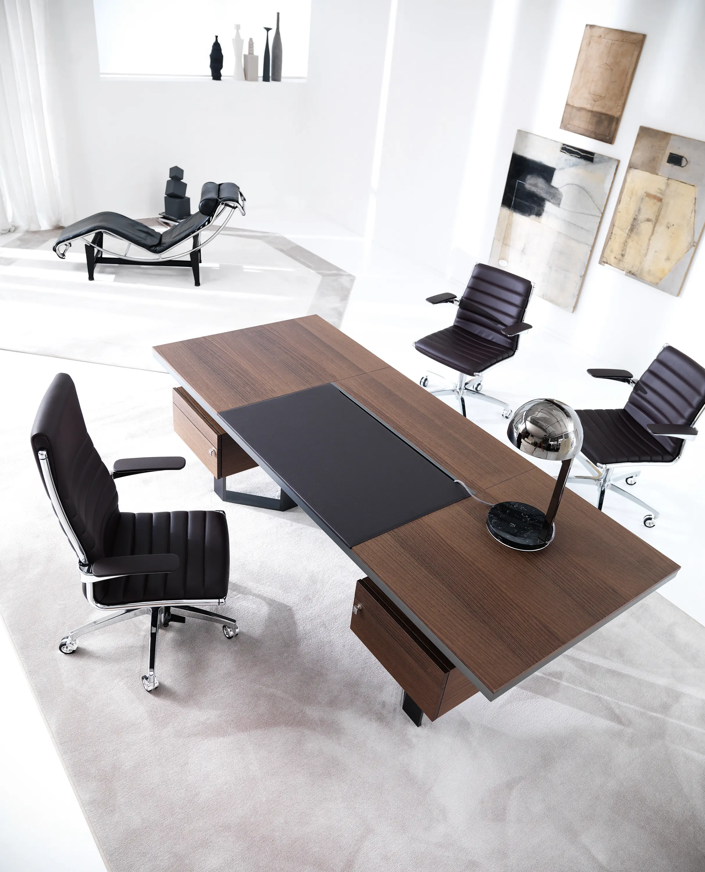 IVM - LLOYD desk