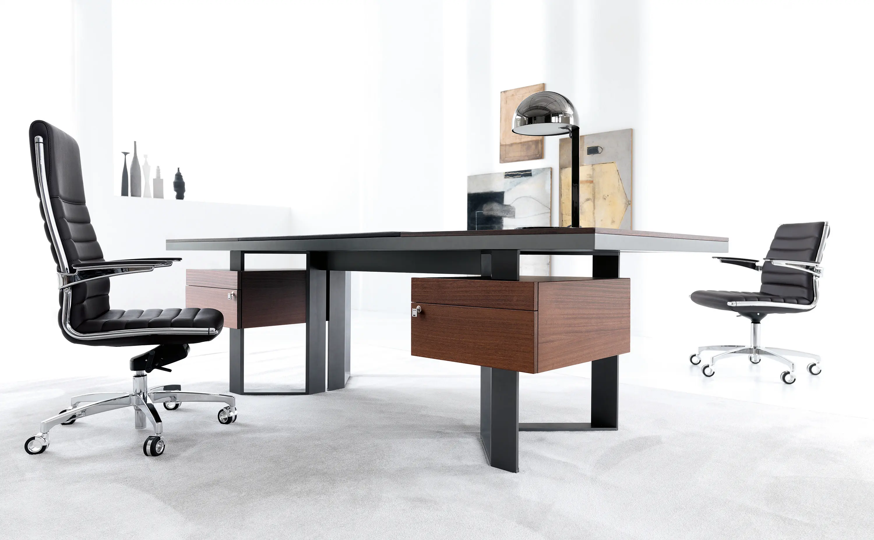 IVM - LLOYD desk