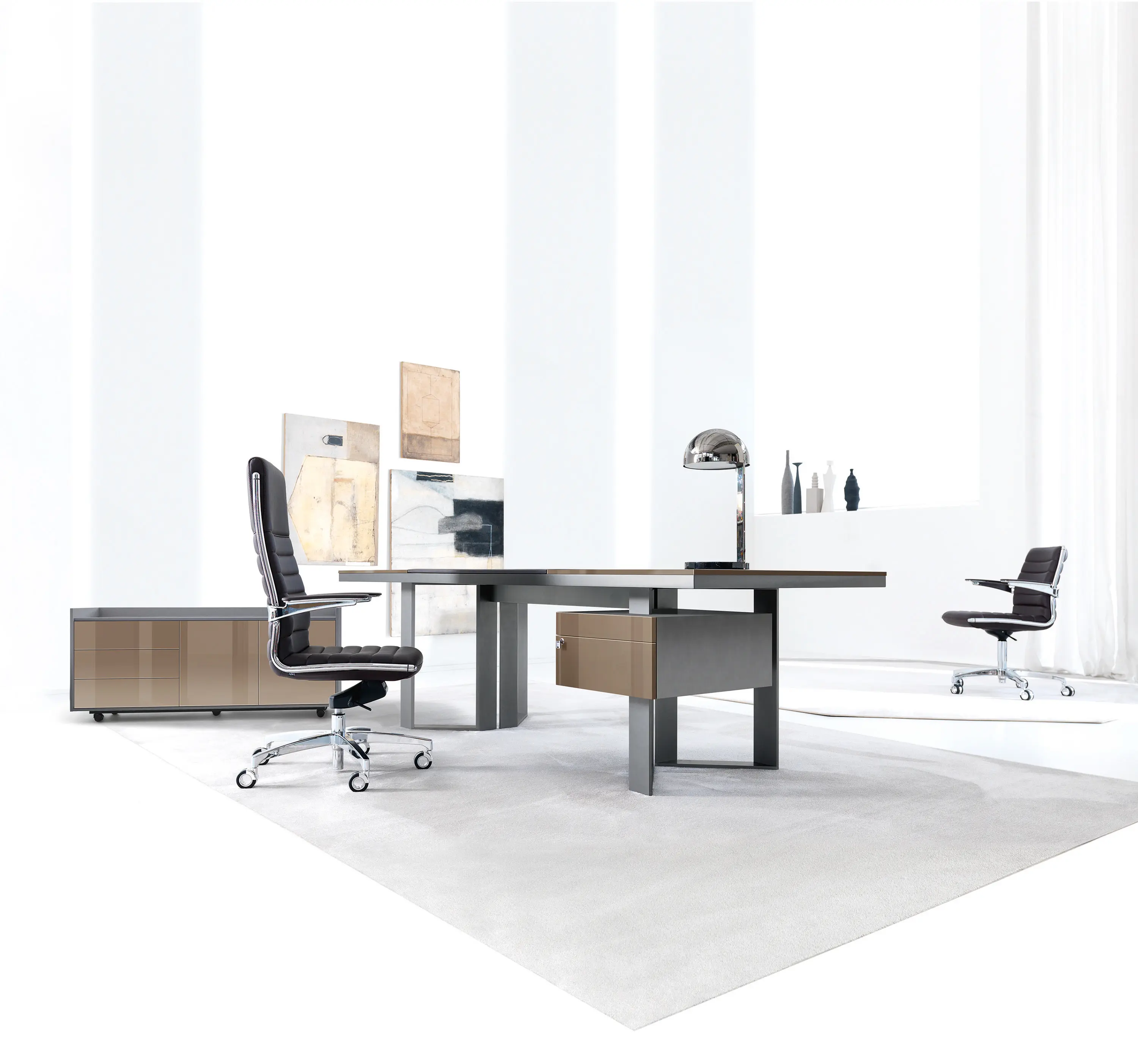 IVM - LLOYD desk