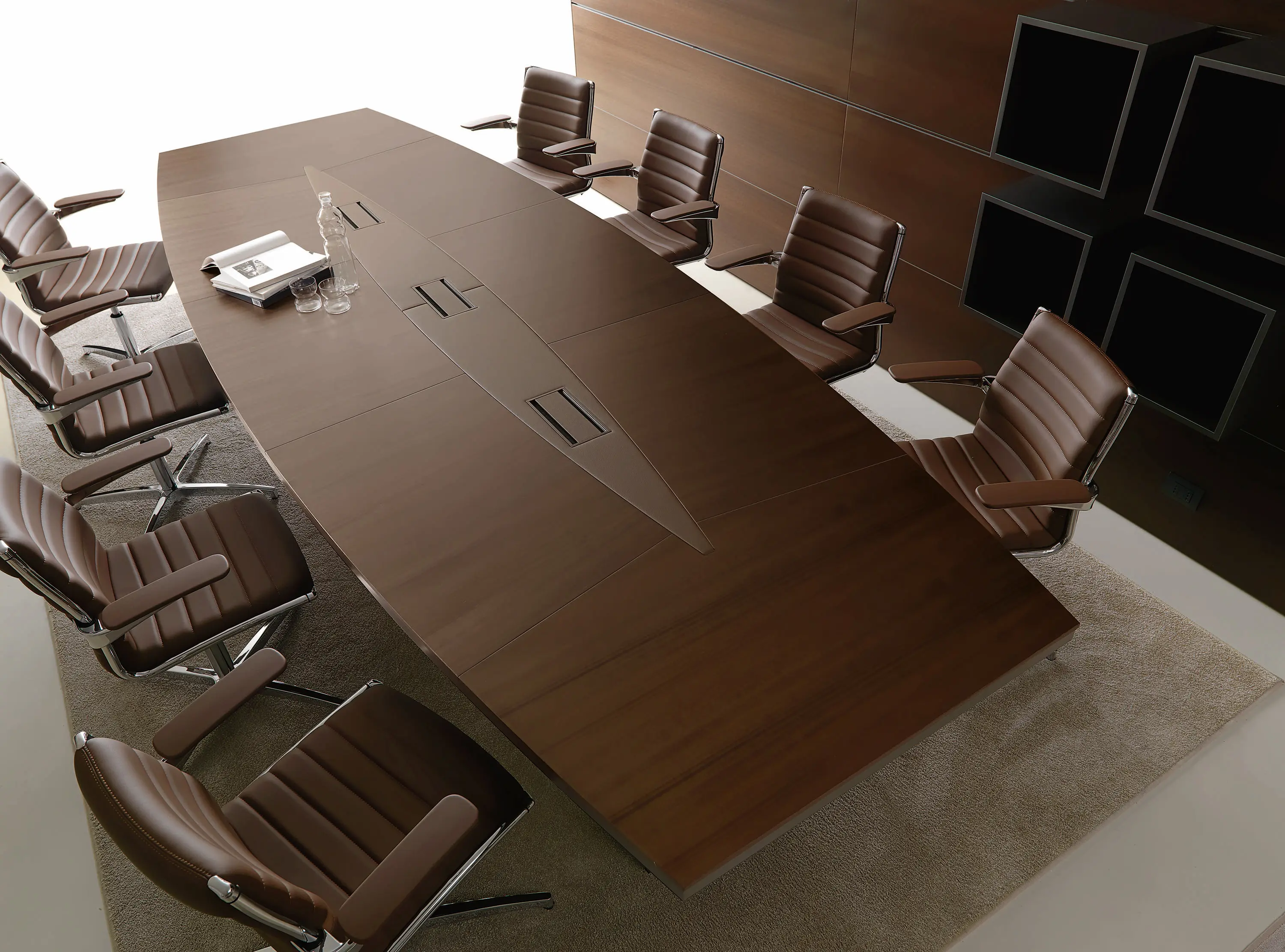 IVM - LLOYD meeting table