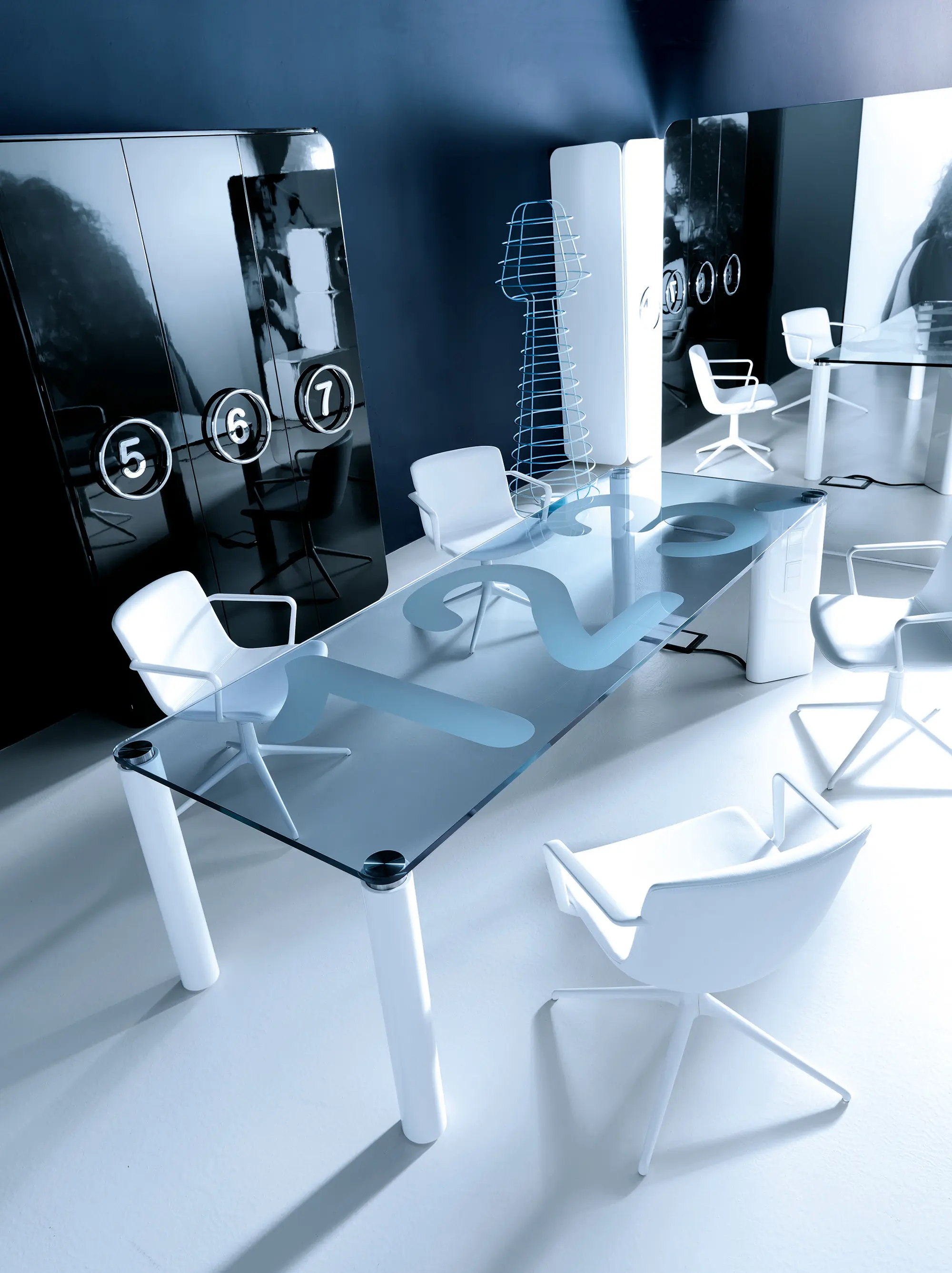 IVM - ICON meeting table