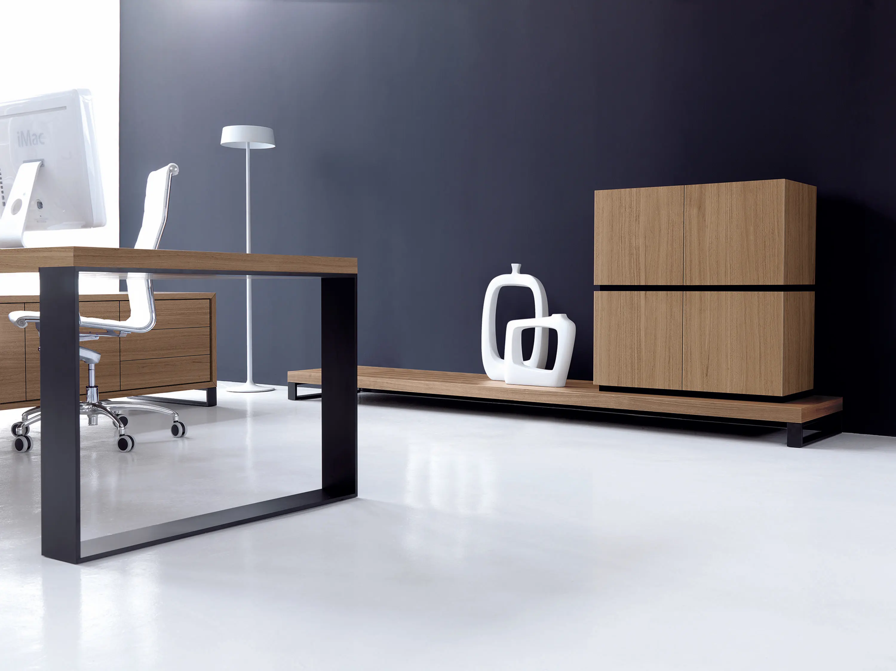 IVM - NEW LOOP cabinet on platform