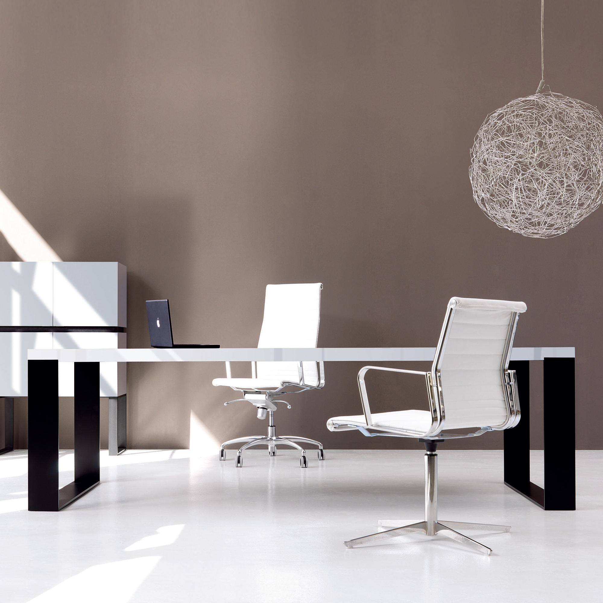 Vertoon produk NEW LOOP desk van vervaardiger IVM