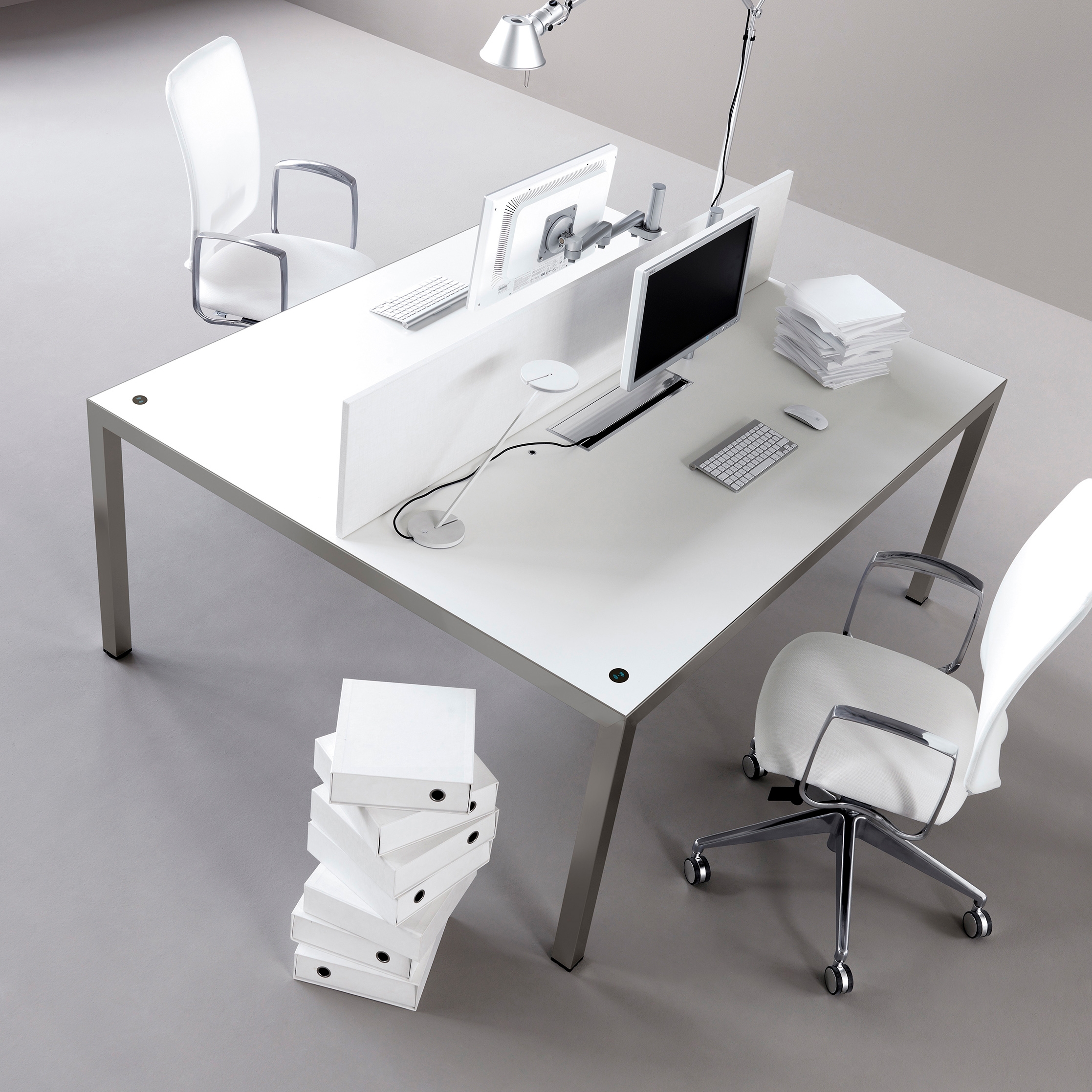 Display product I_BENCH from manufacturer IVM