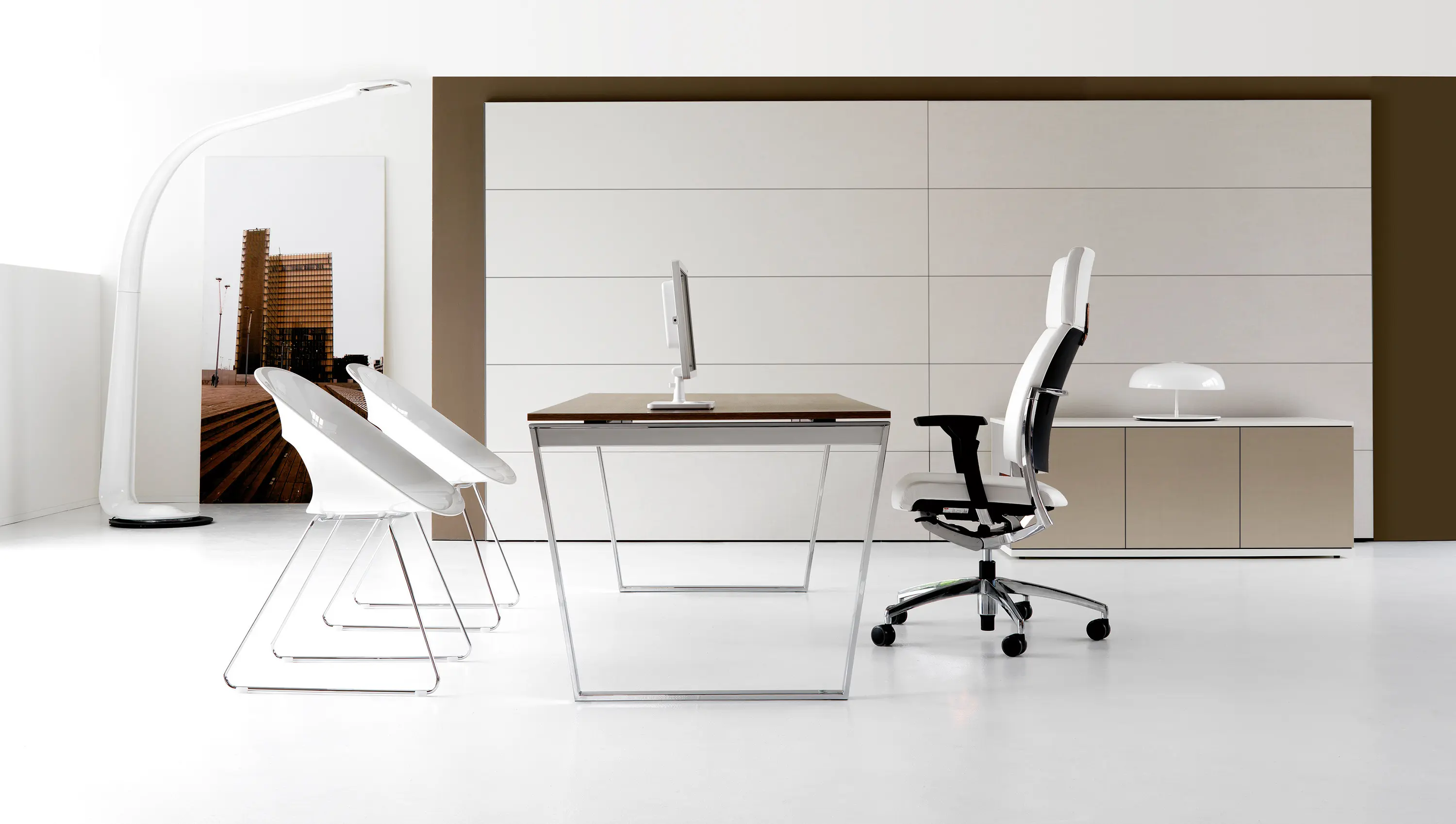 IVM - ARKO desk