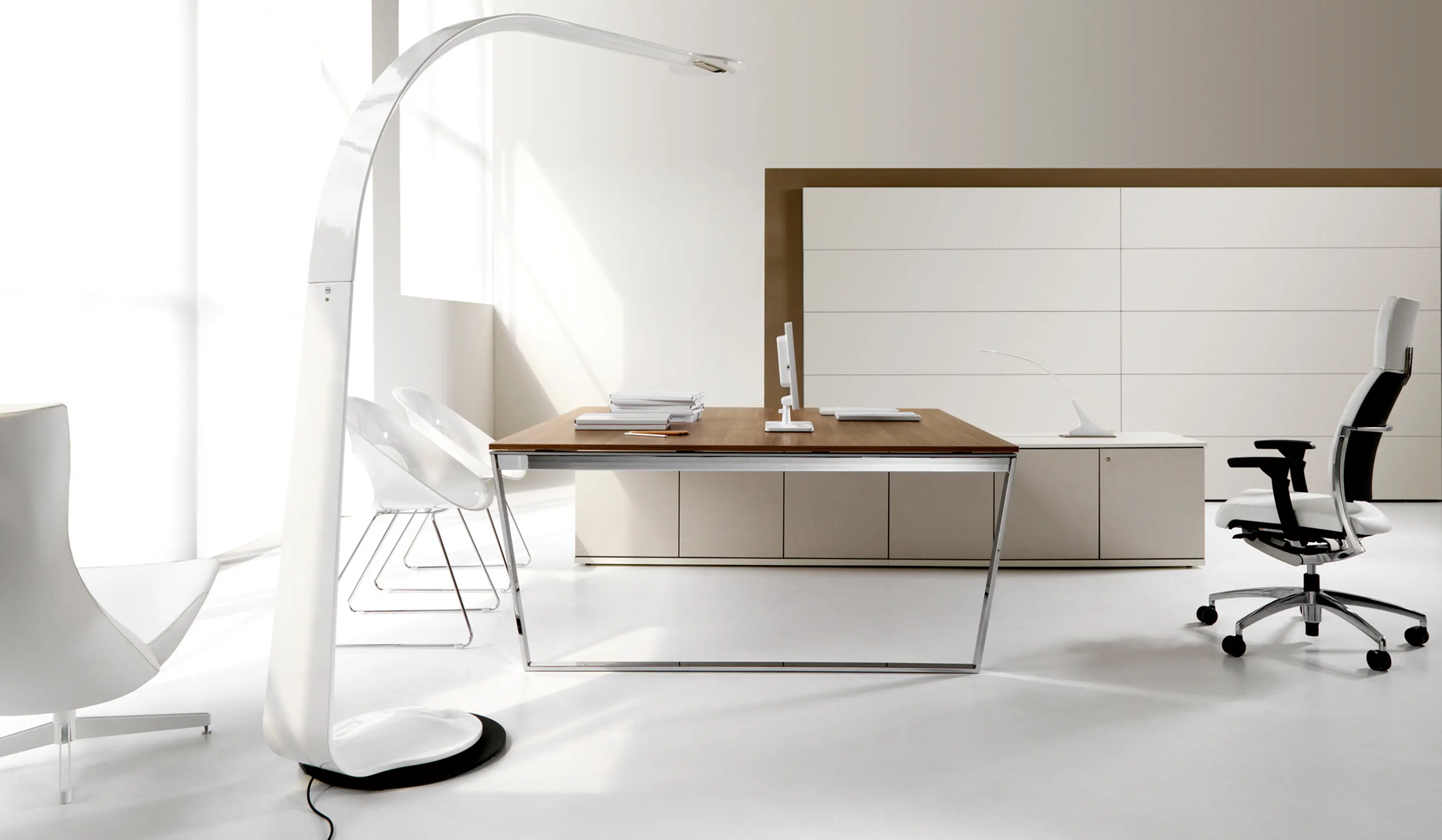 IVM - ARKO desk