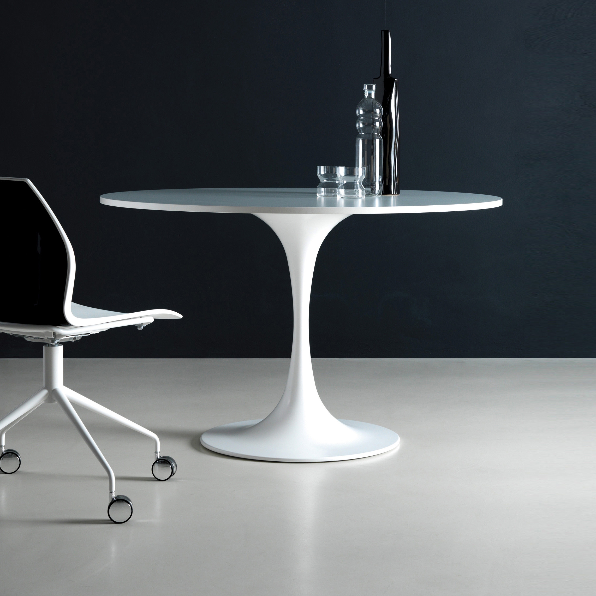Display product KONO from manufacturer IVM