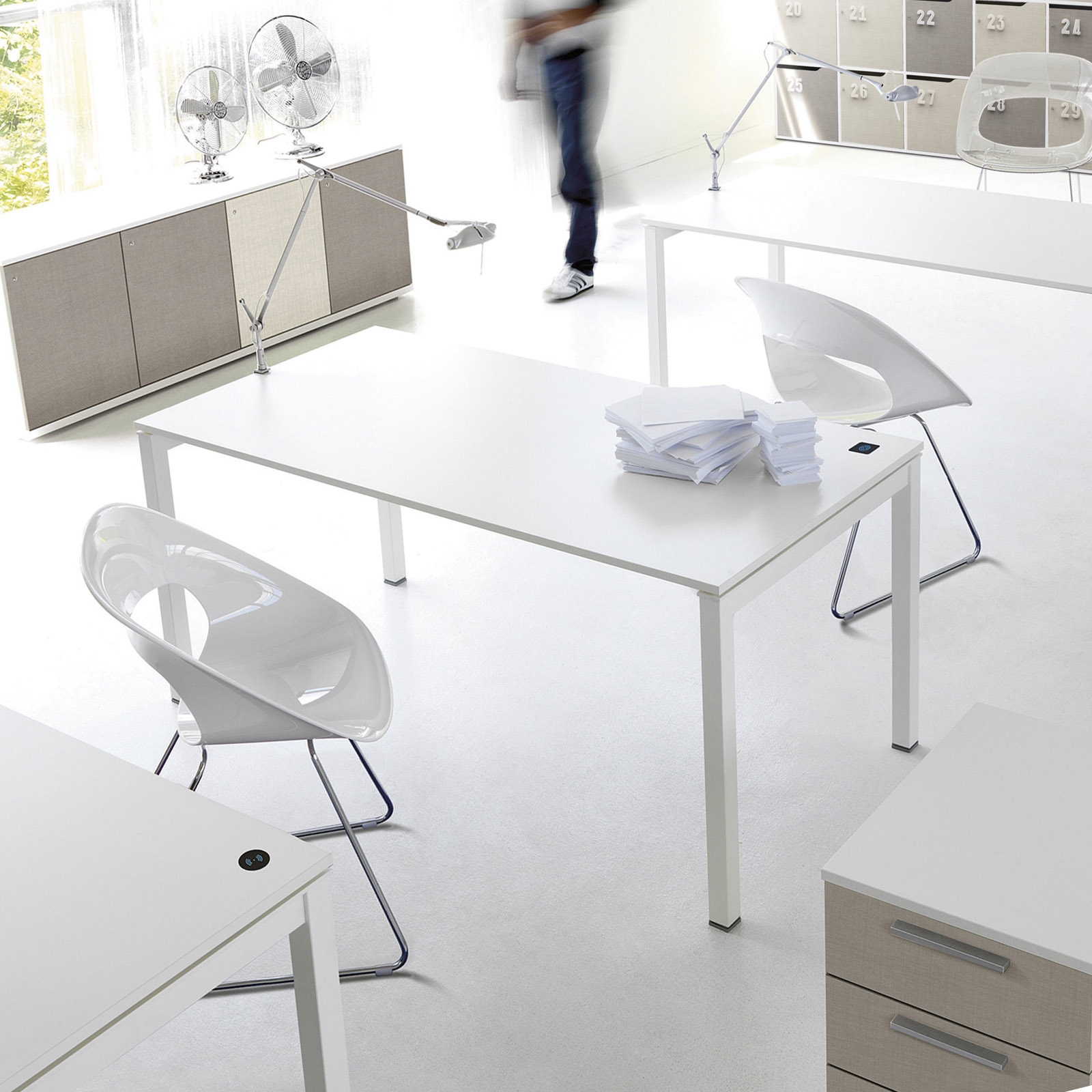 Display product KOSMOS desk from manufacturer IVM