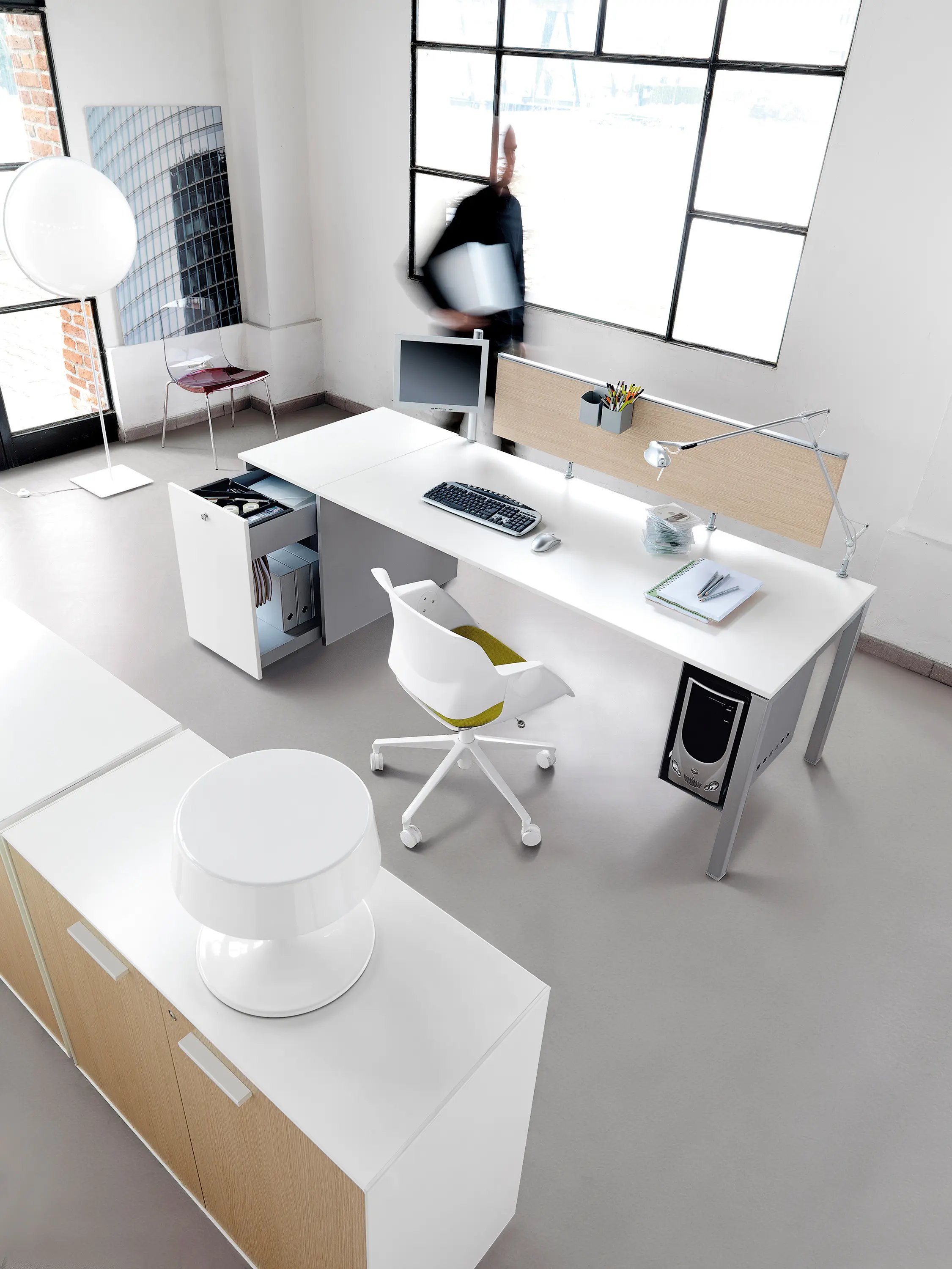 IVM - KOSMOS desk