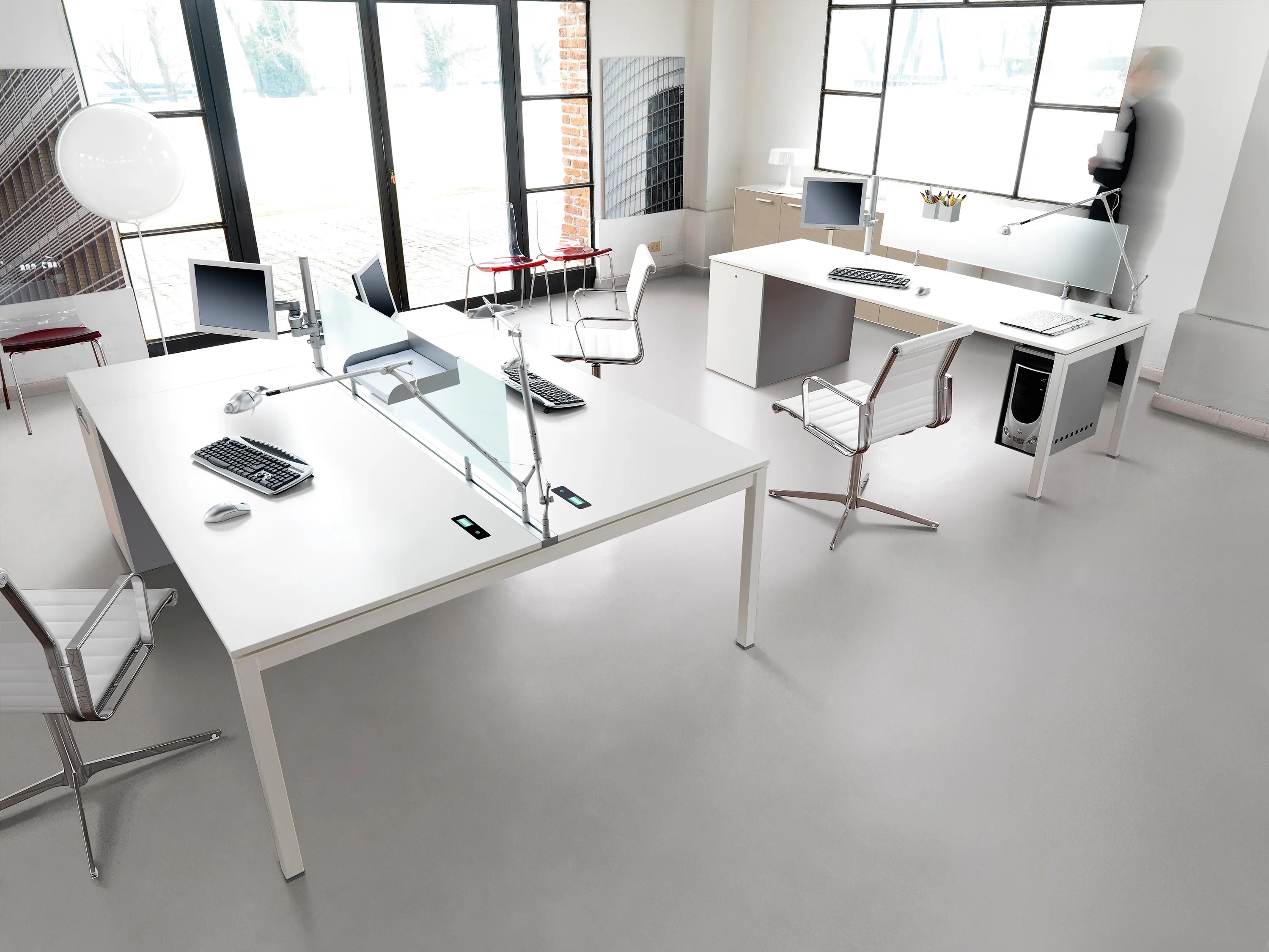 IVM - KOSMOS desk