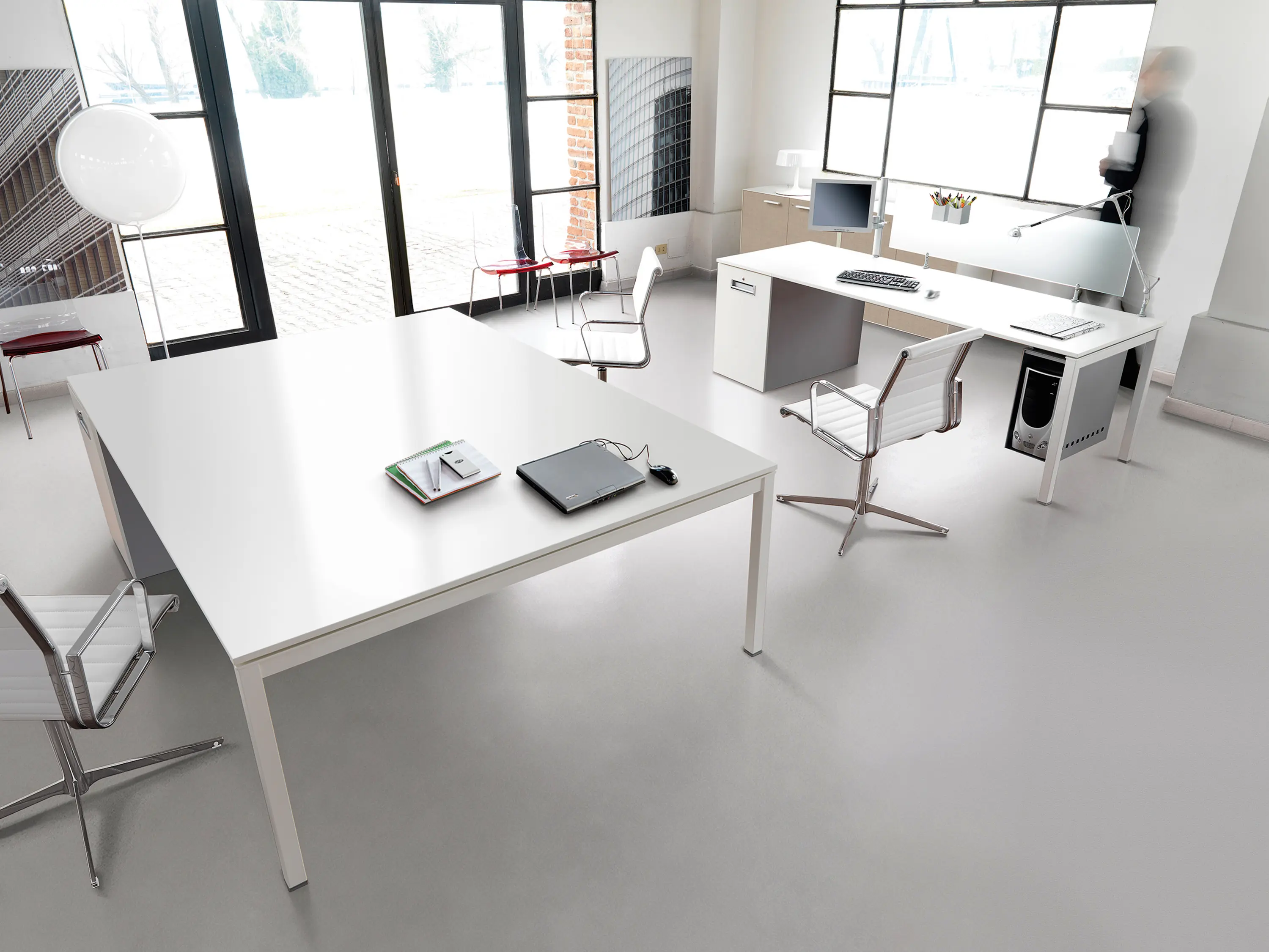 IVM - KOSMOS table de confrerence