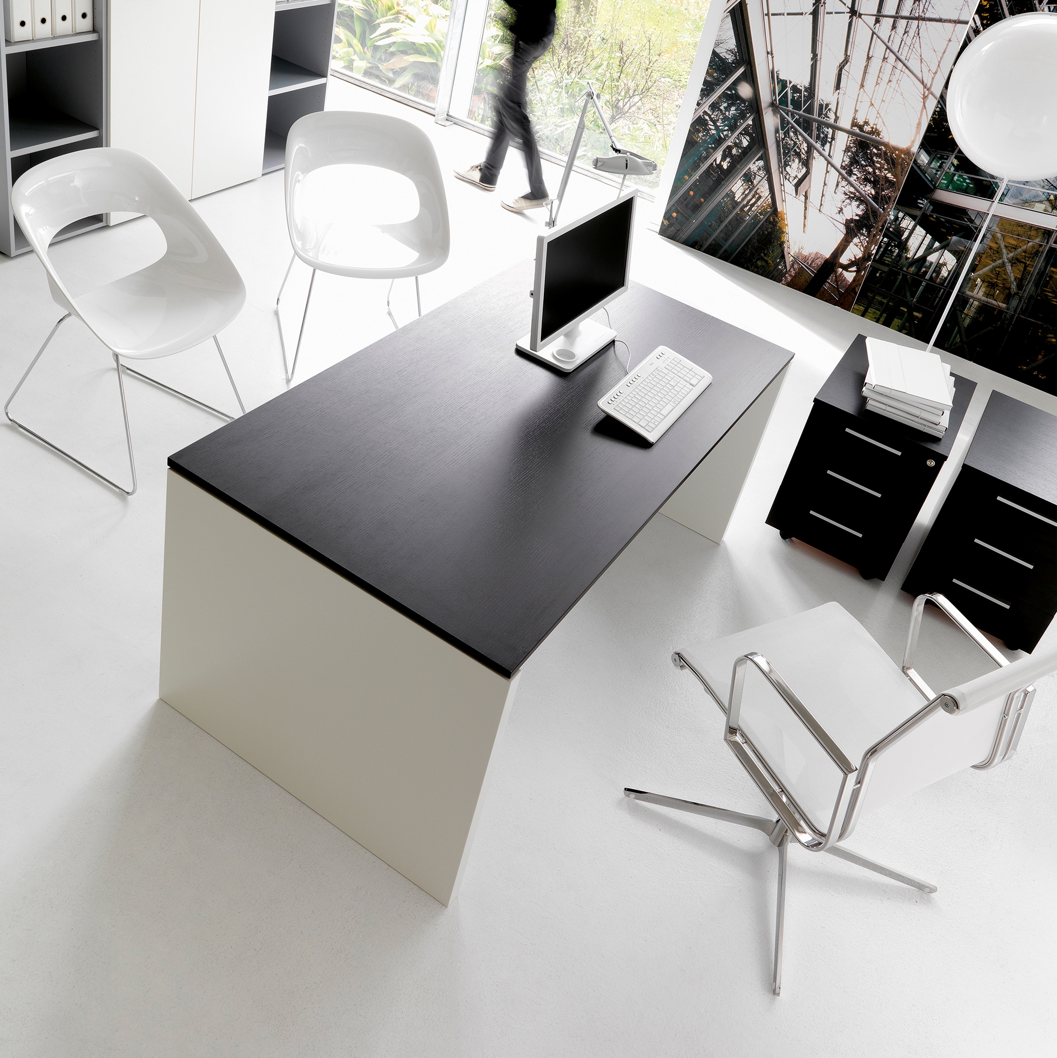 PRATIKO desk