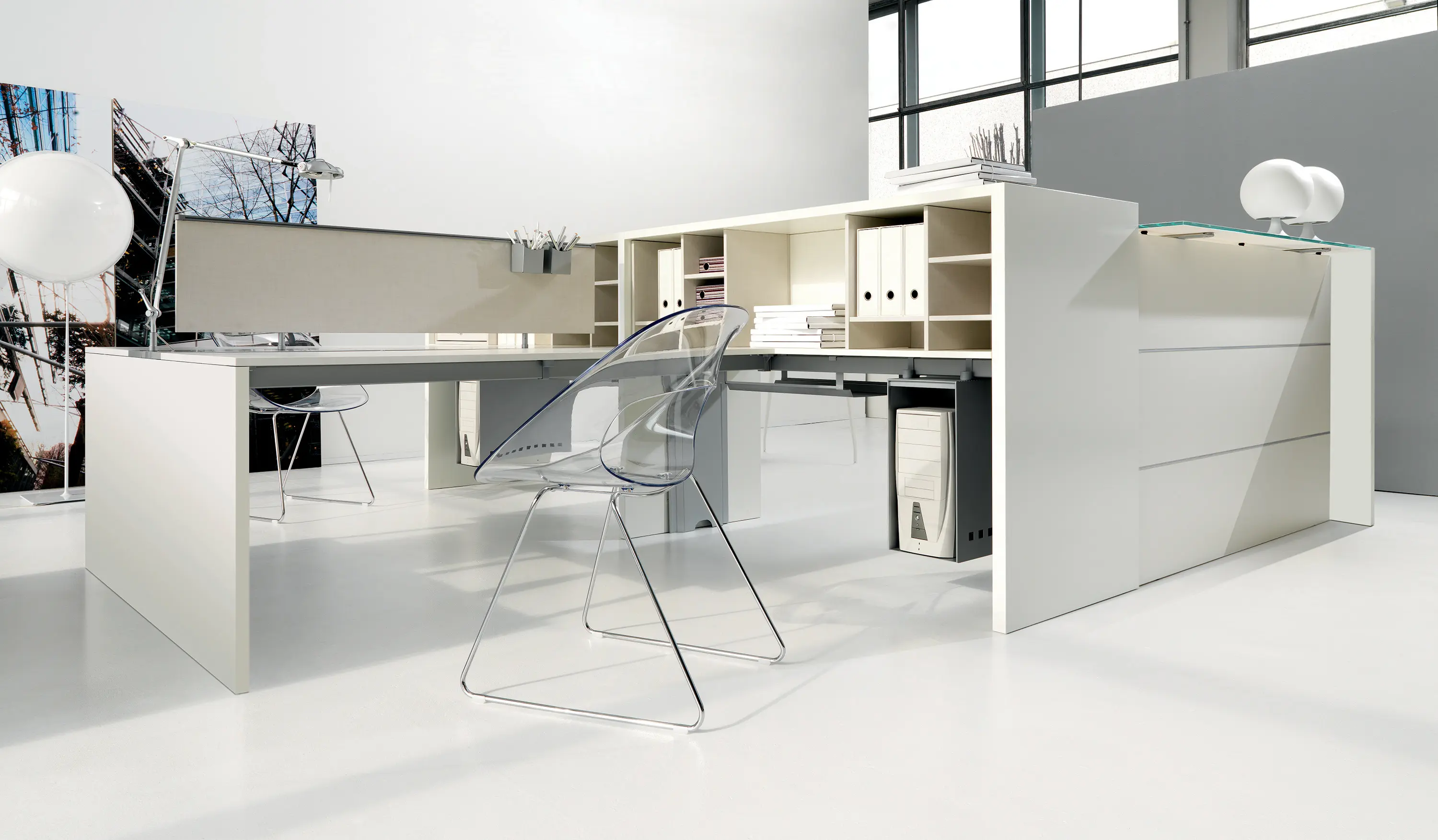 IVM - PRATIKO desk