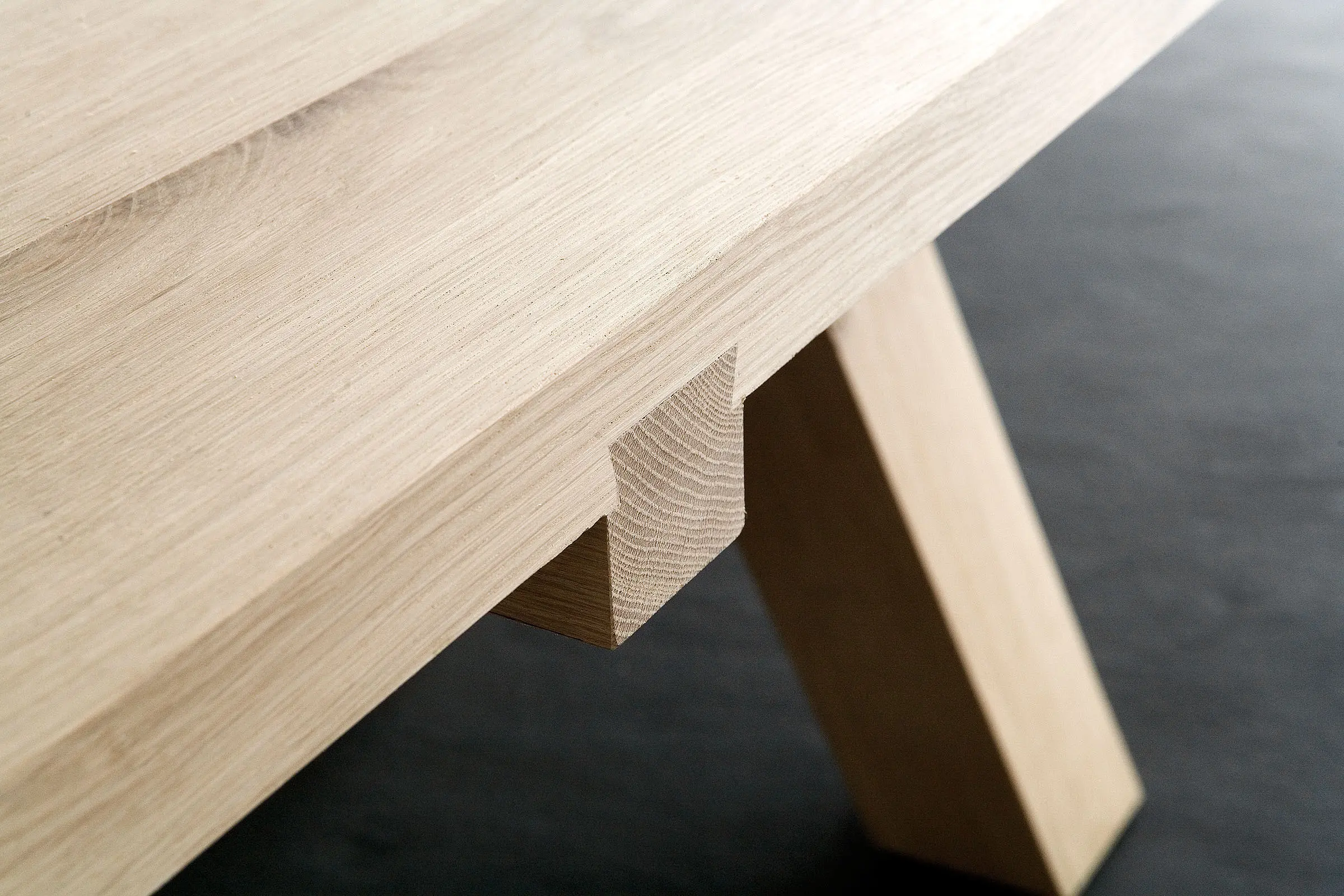 Van Rossum - Lens Dining Table