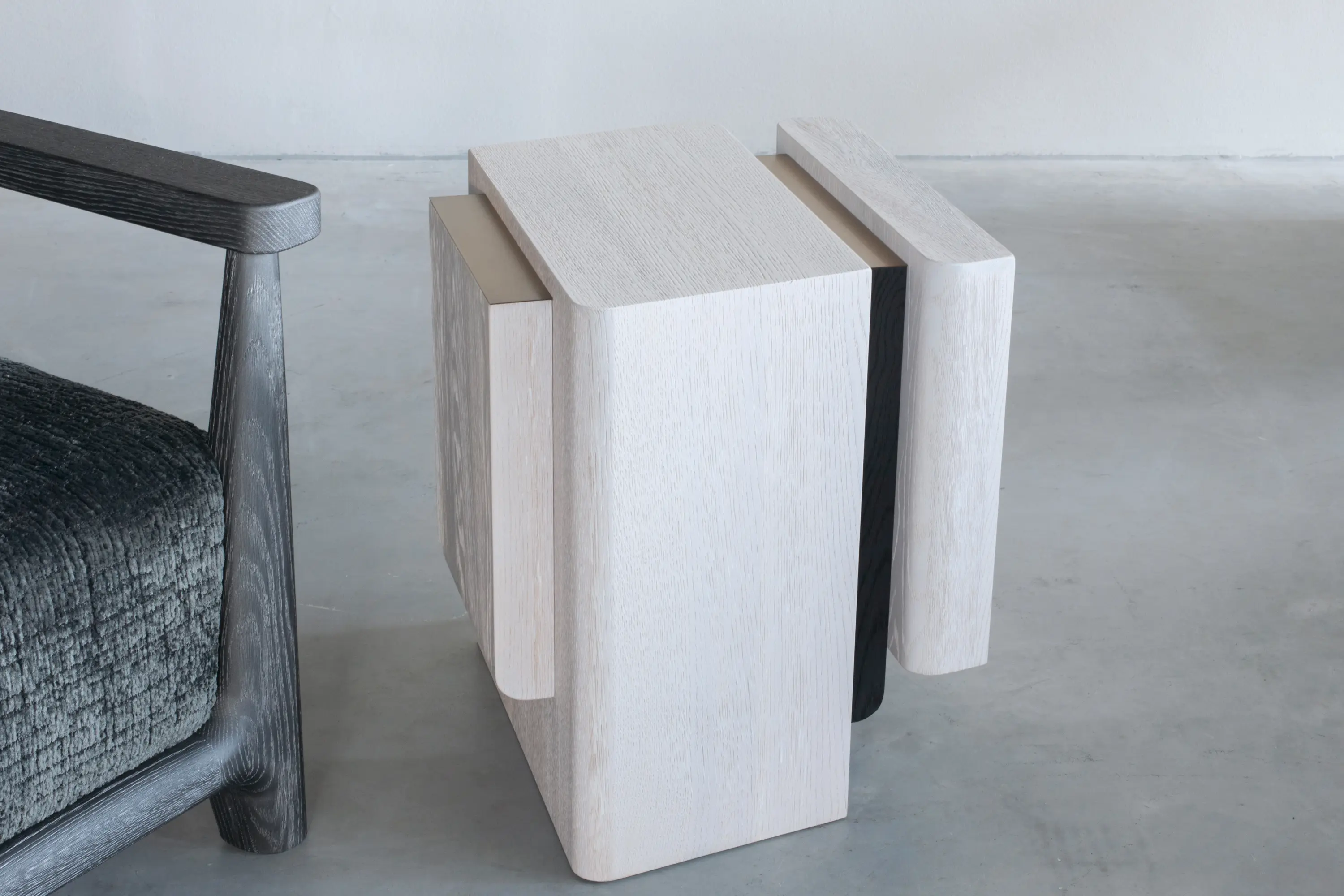 Van Rossum - Kitale side table