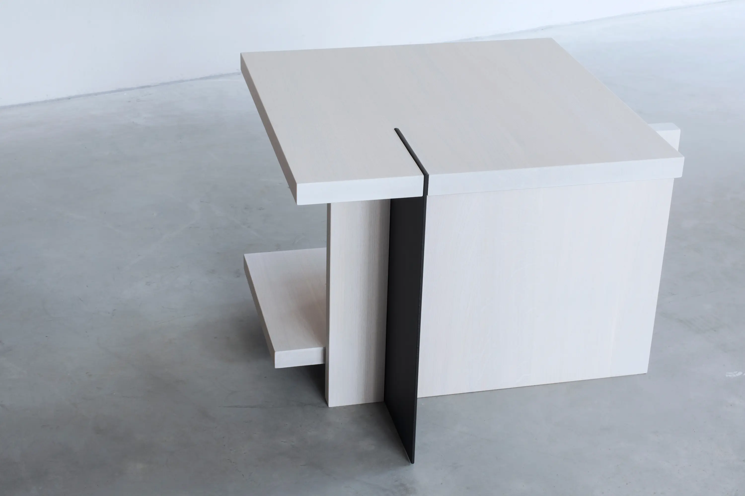 Van Rossum - Stijl Side Table