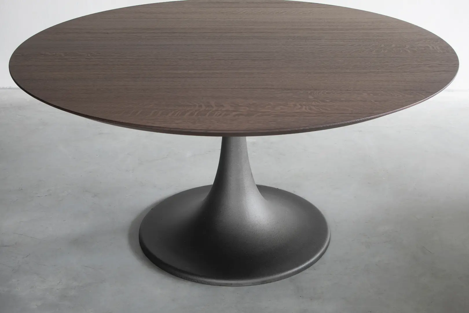 Van Rossum - Ferrum Dining Table Round