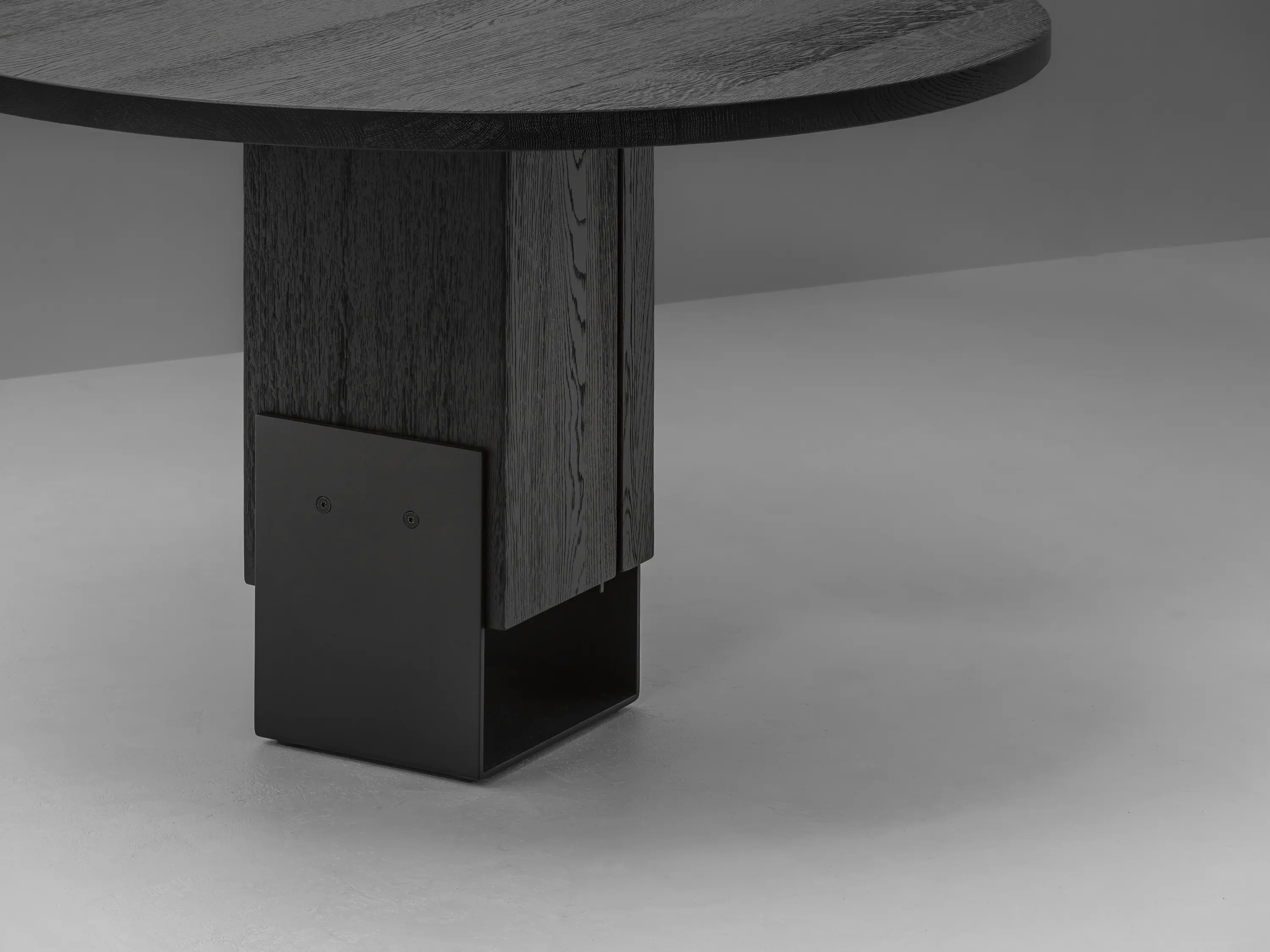 Van Rossum - Kitale Dining Table