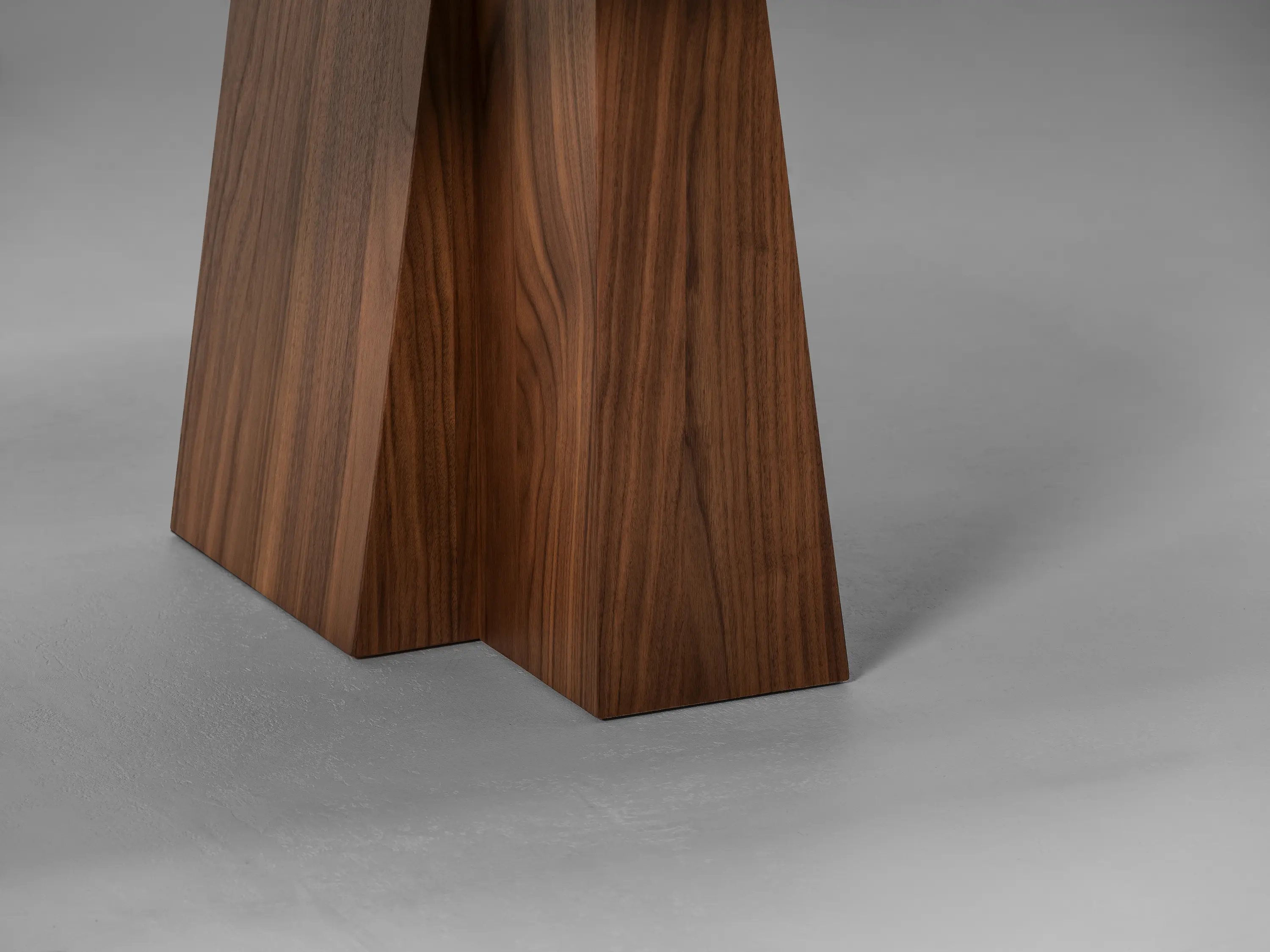 Van Rossum - Eli Dining Table