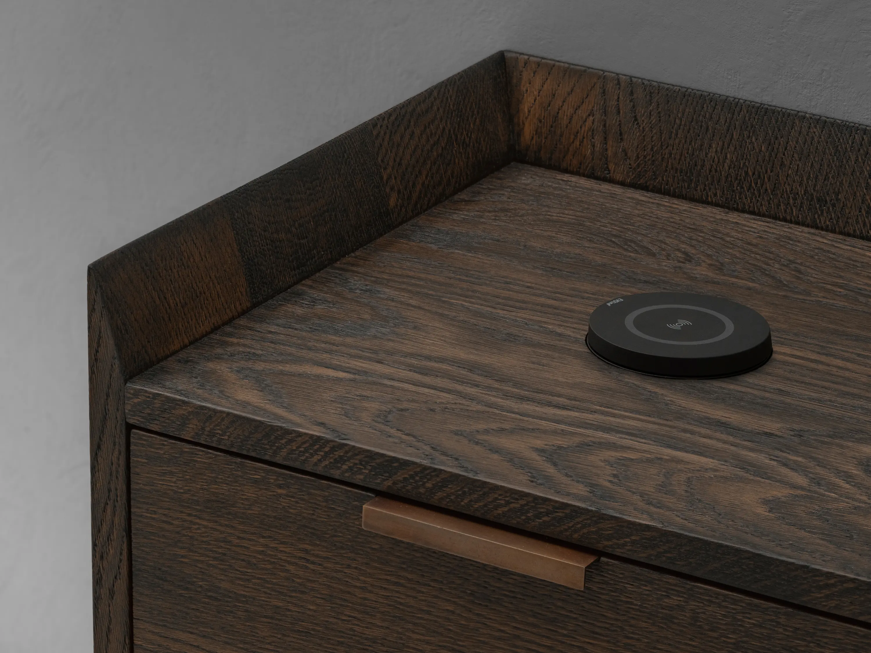 Van Rossum - Nota Bene Bedside Table