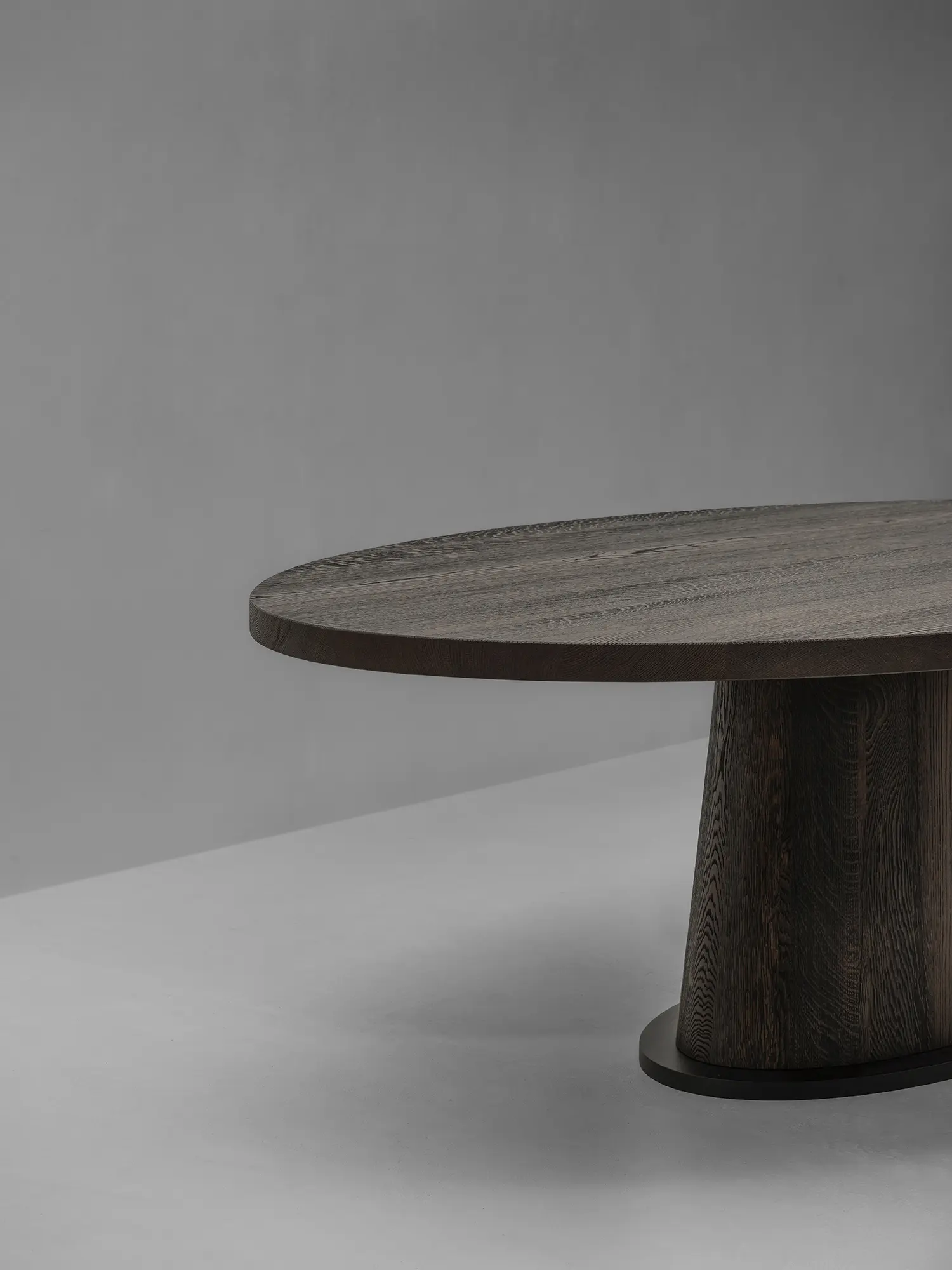 Van Rossum - Kops Dining Table Oval