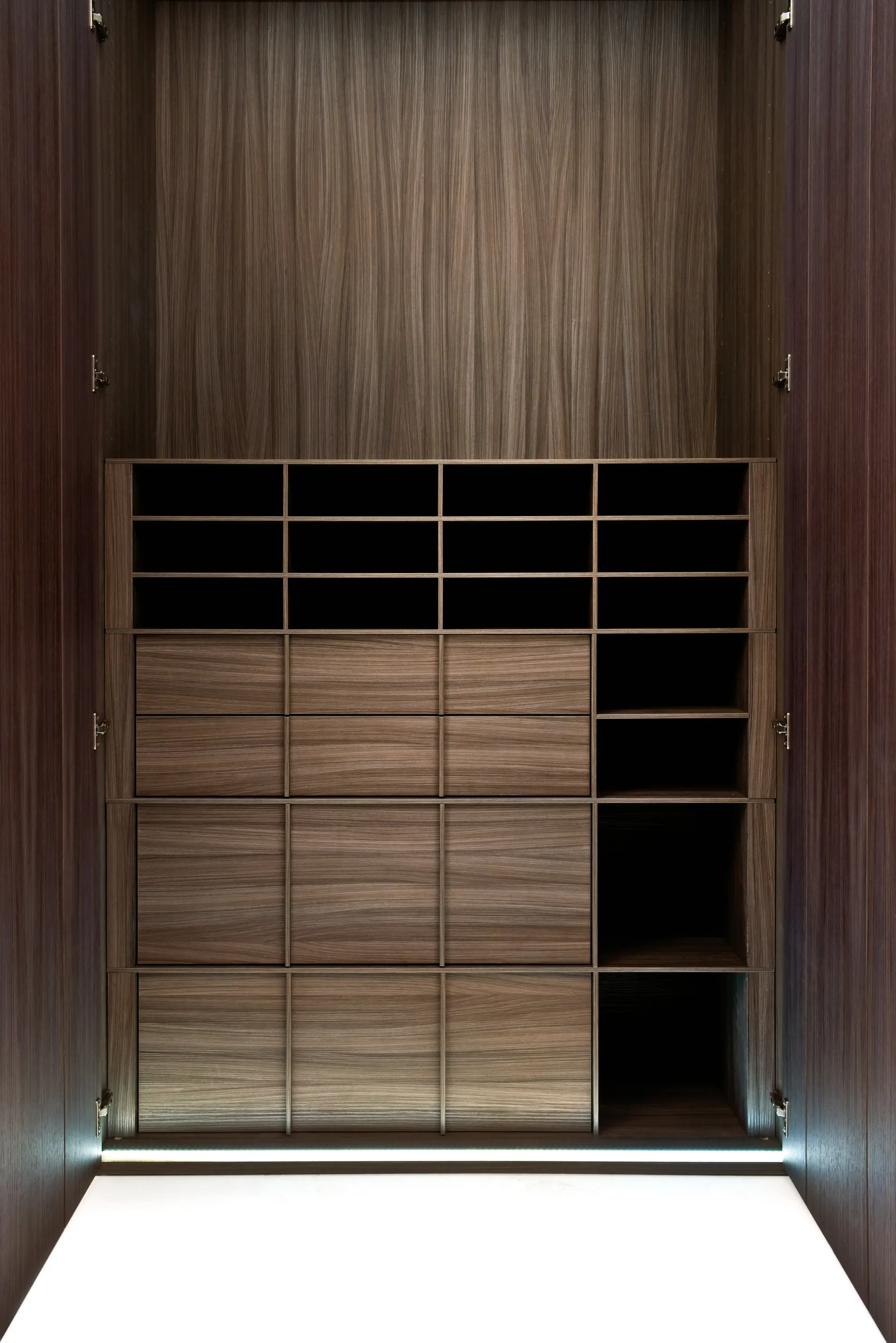 Former - App/App Silence