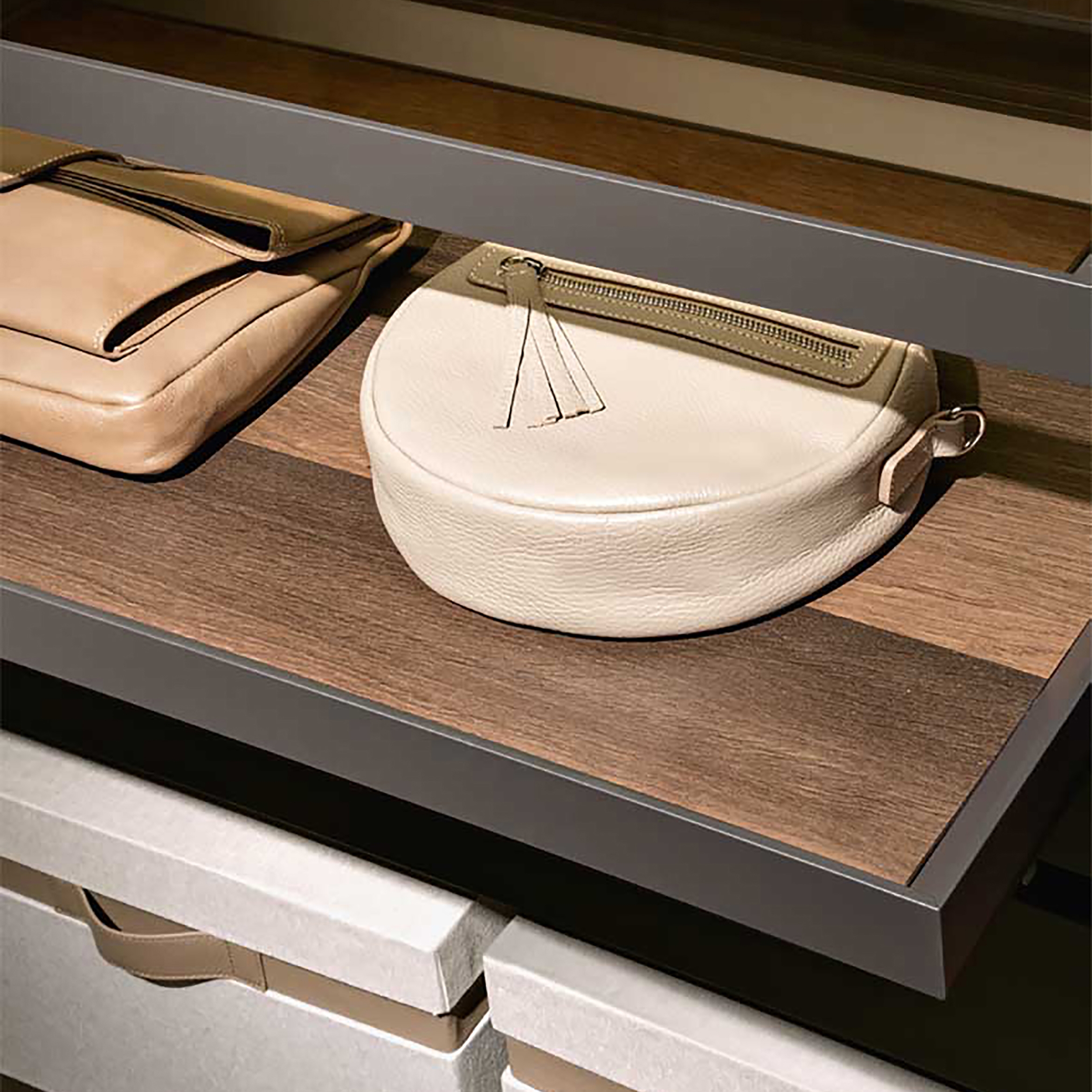 Display product Fittings Tech - Pull-Out Tray from manufacturer Former