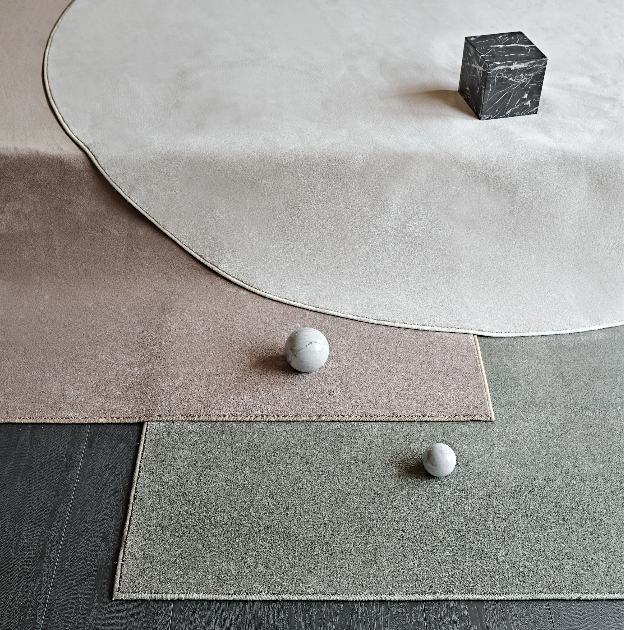 RUGS