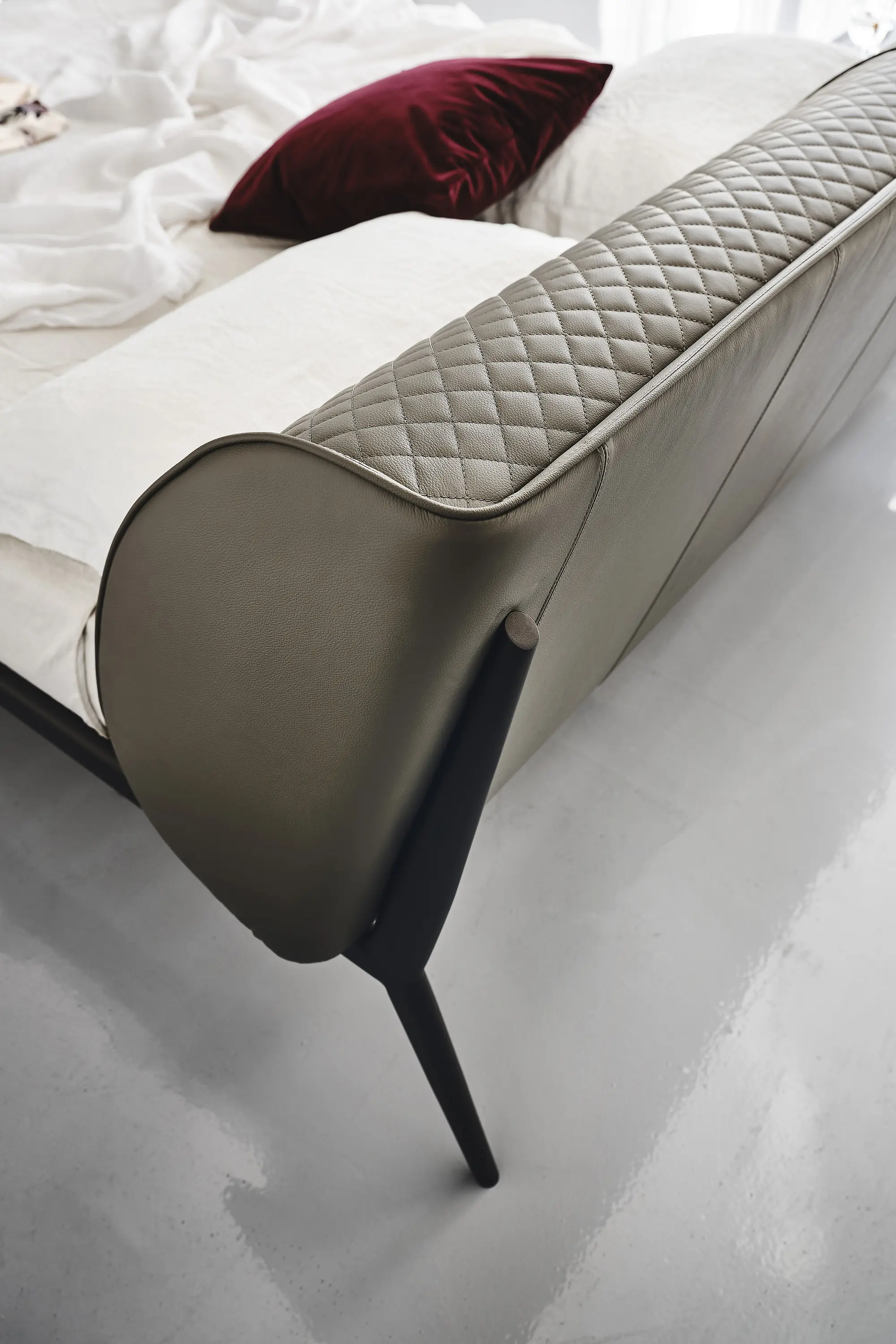 Cattelan Italia - Ayrton