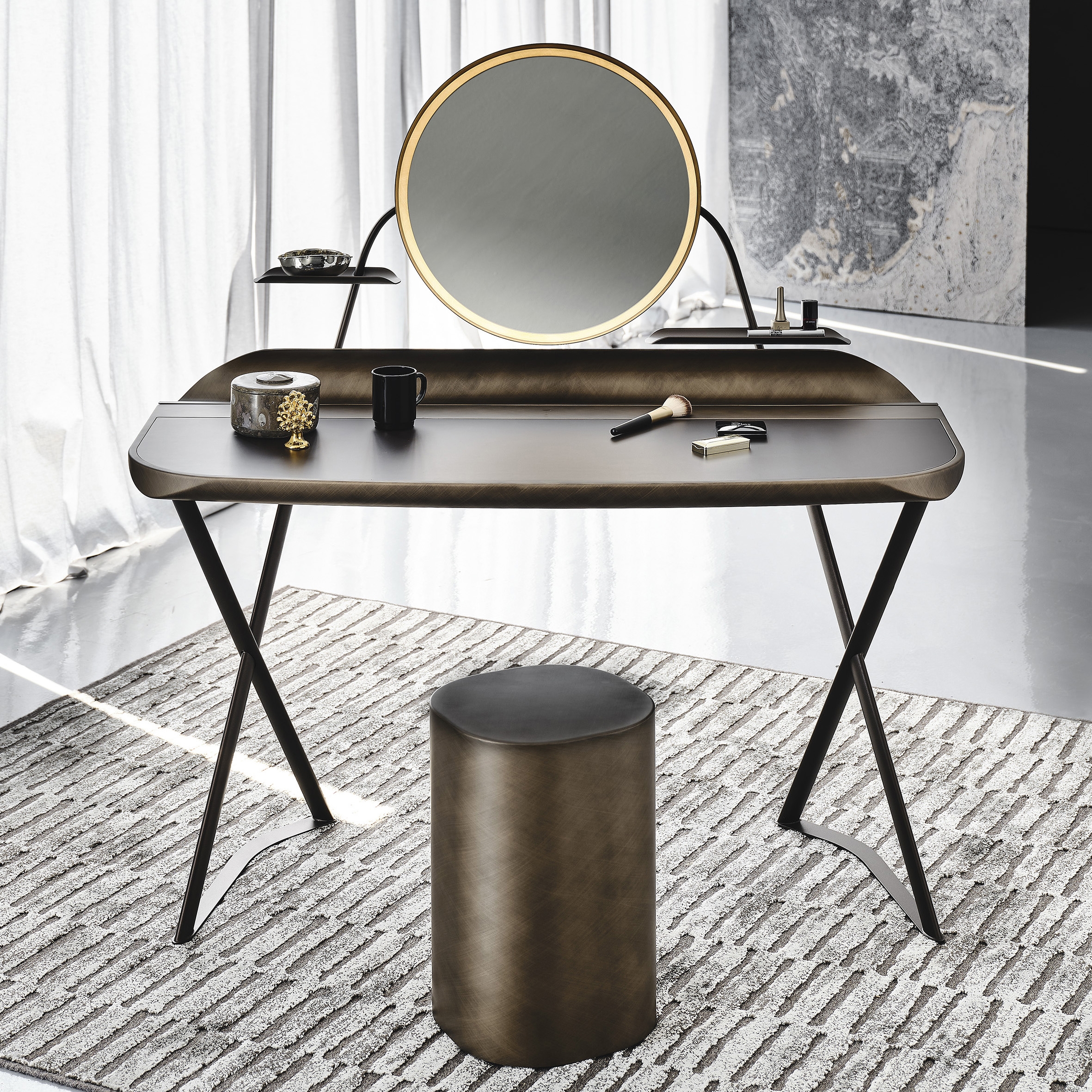 Display product Cocoon Trousse Leather from manufacturer Cattelan Italia