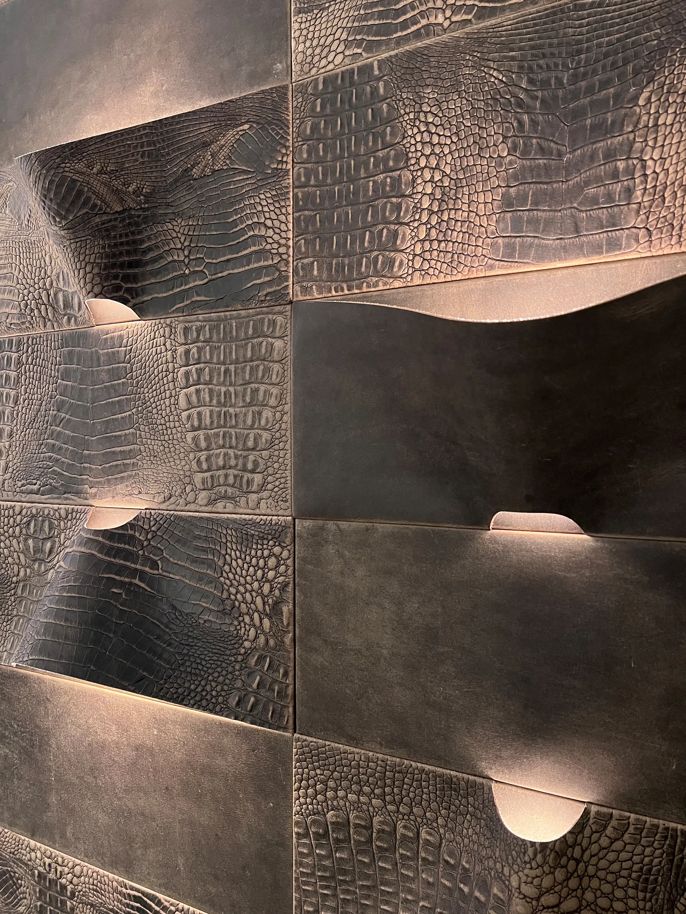 Quasar - Lum Leather