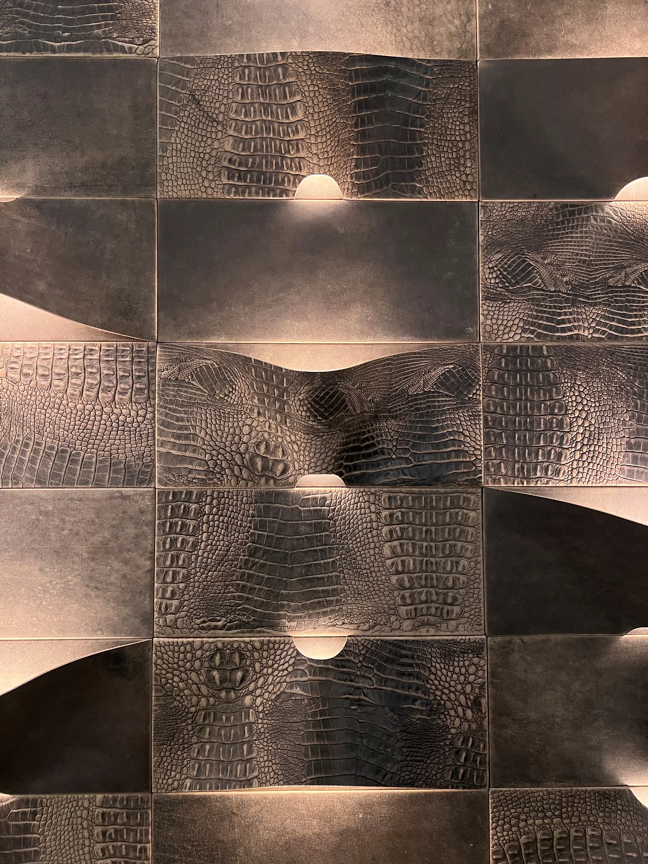 Quasar - Lum Leather