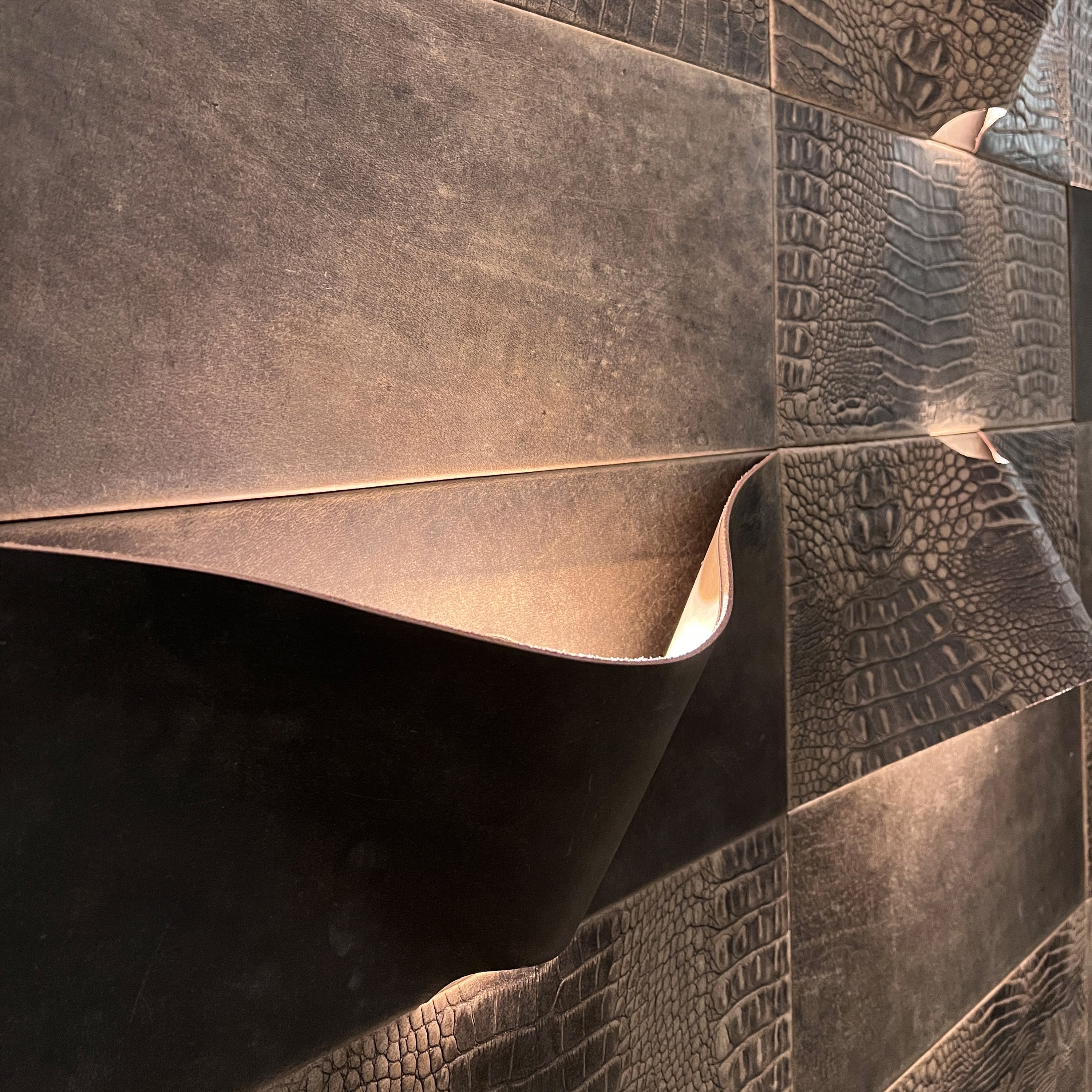 Display product Lum Leather from manufacturer Quasar