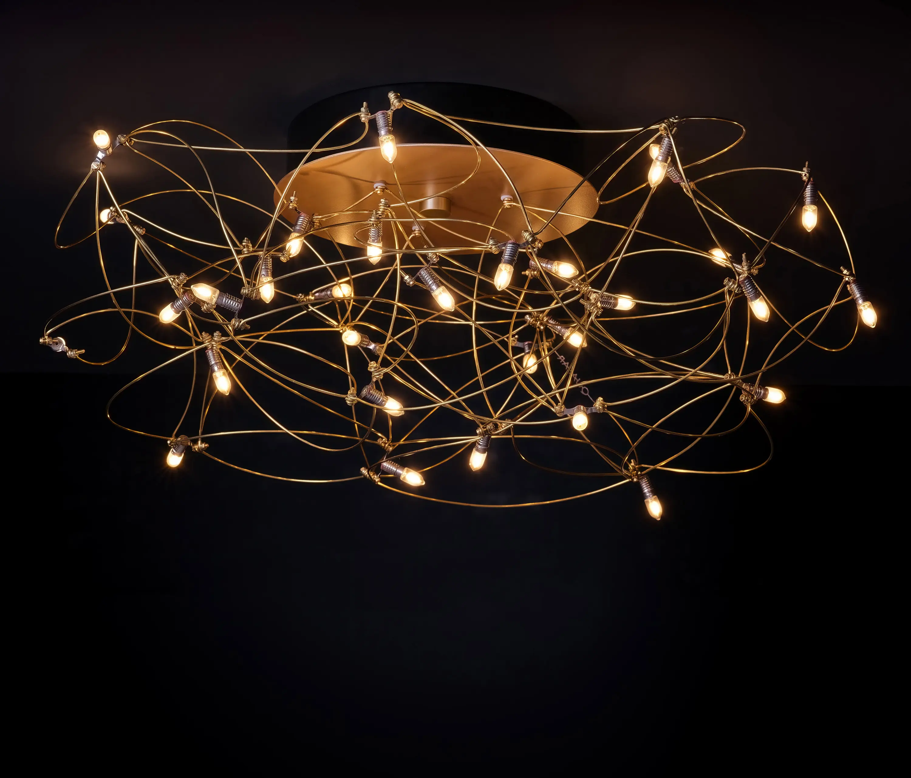 Quasar - Curled Wall/Ceiling