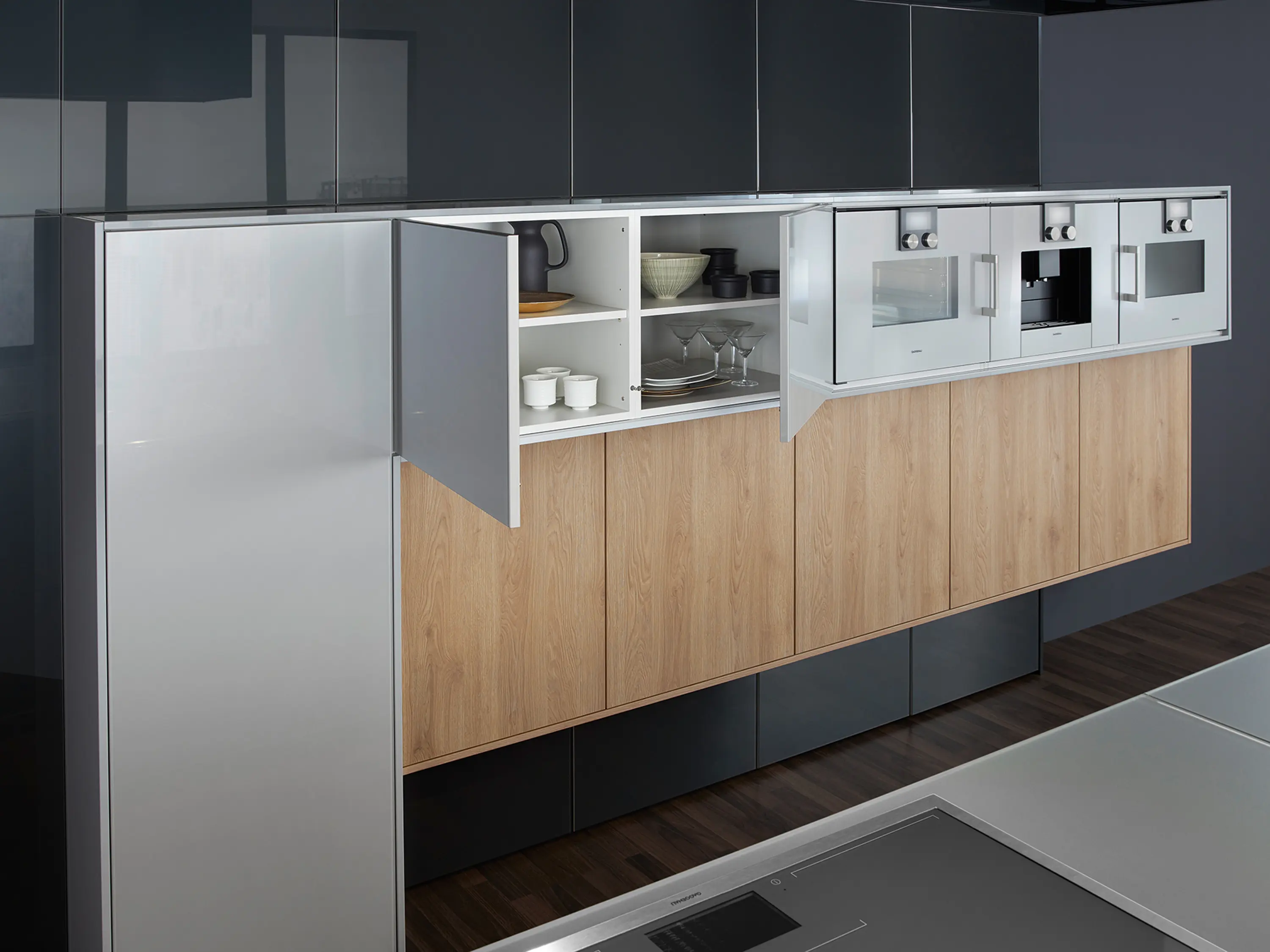 Leicht Küchen AG - Synthia | IOS | Largo-LG fitted kitchen with an island