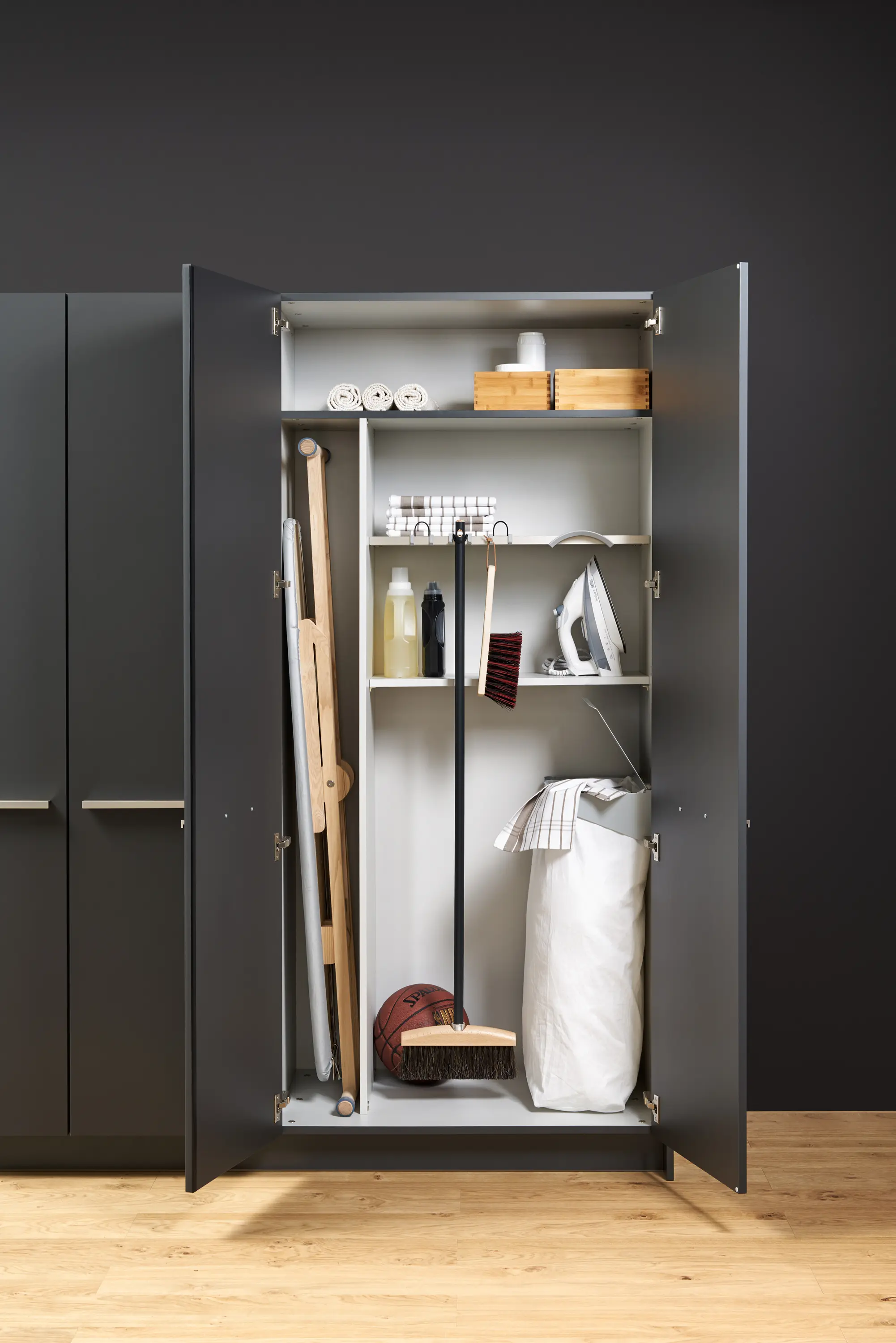 Leicht Küchen AG - Tall utility unit