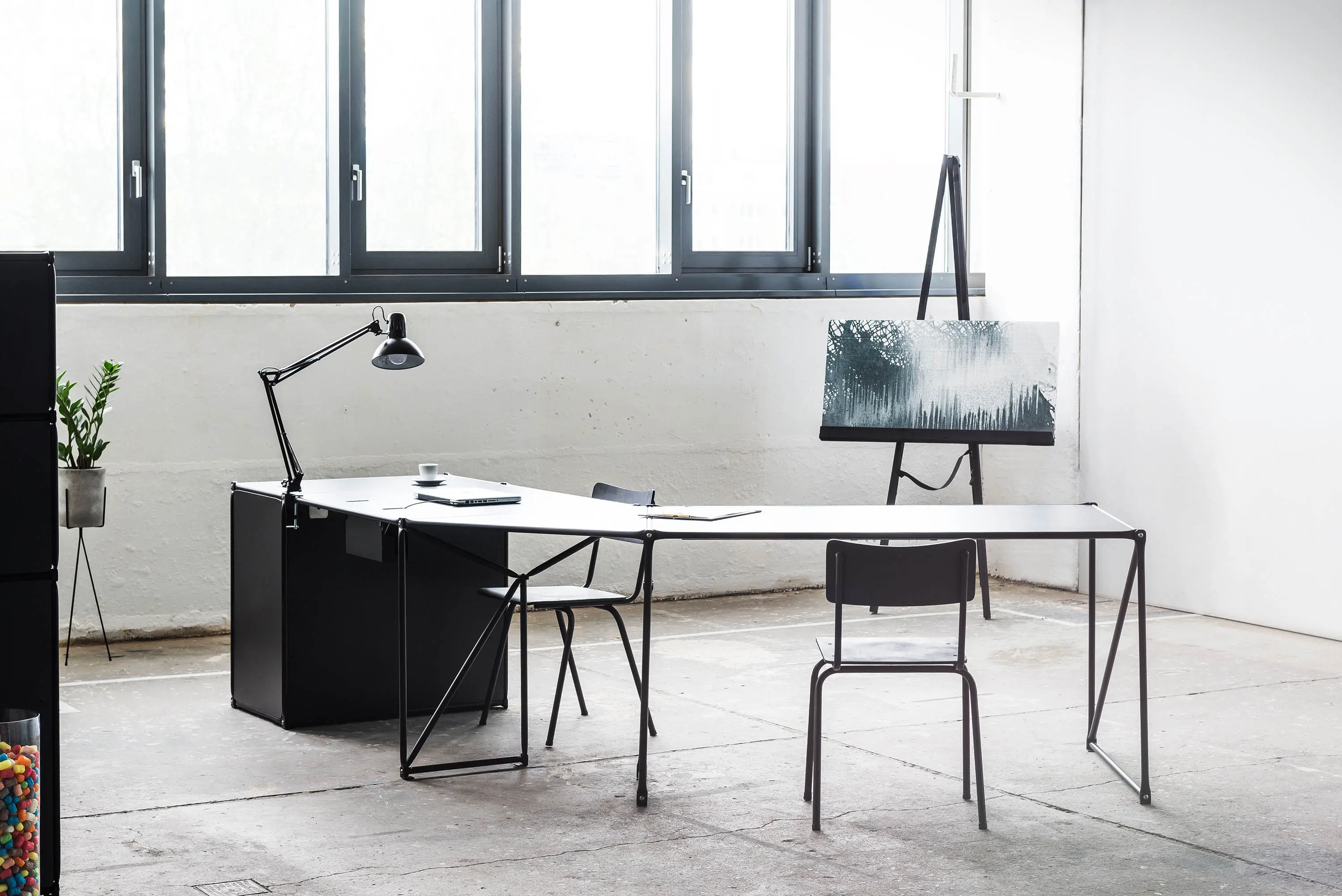System 180 - Desk #40186