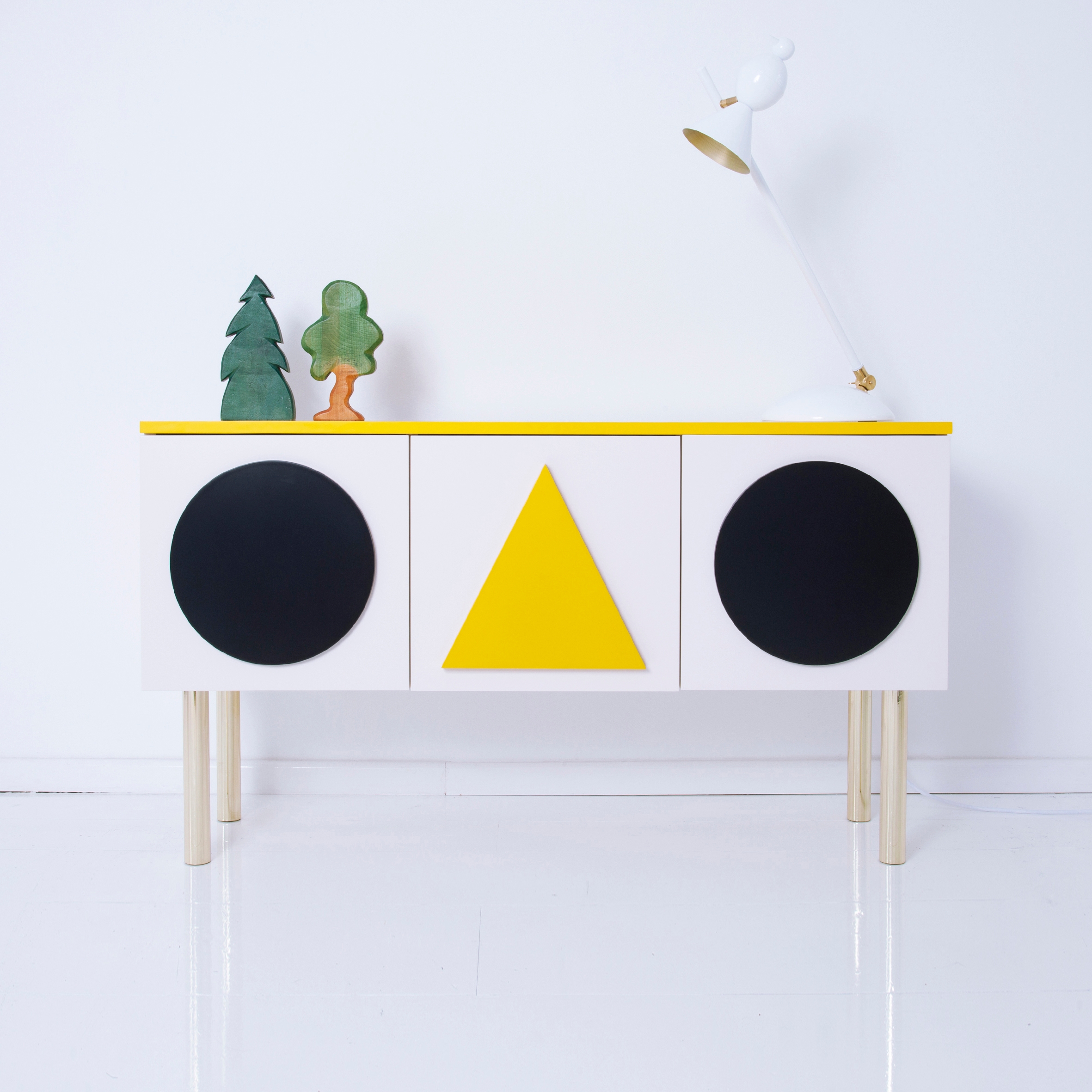 Mostra il prodotto Back to Bauhaus Sideboard | # 105 del produttore Hans Hansen & The Hansen Family